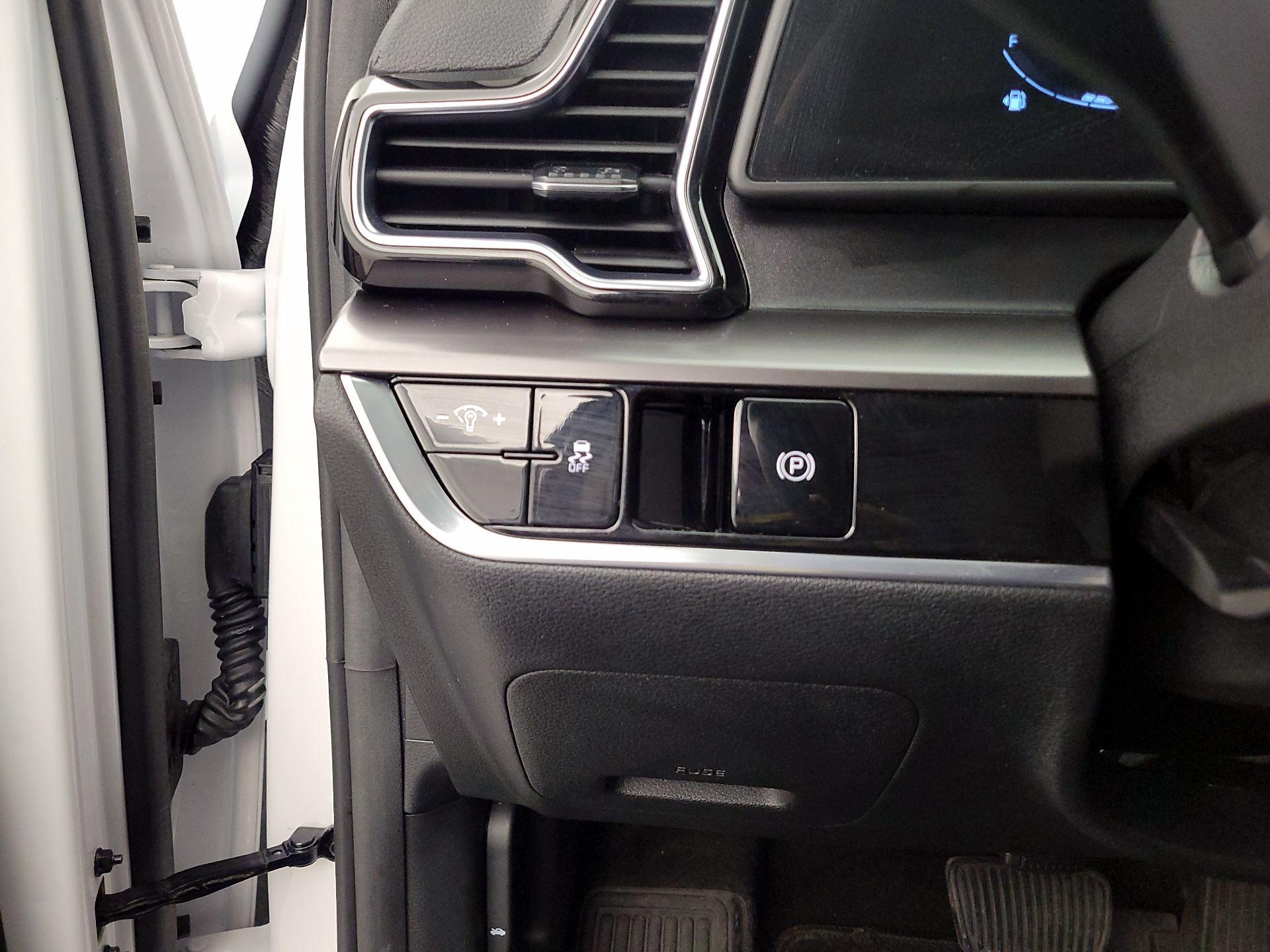 Thumbnail: 2023 Kia Sportage - 13