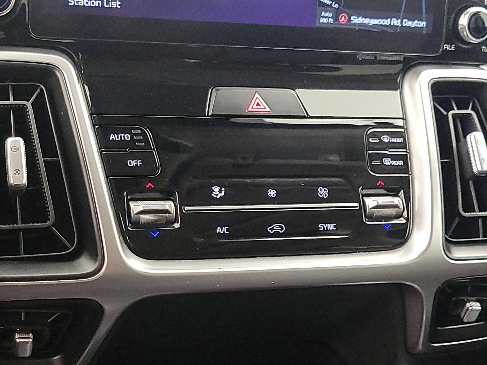 Thumbnail: 2023 Kia Sorento - 17