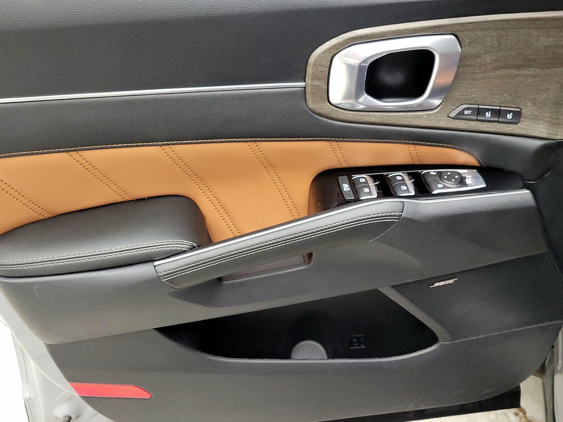 Thumbnail: 2023 Kia Sorento - 12