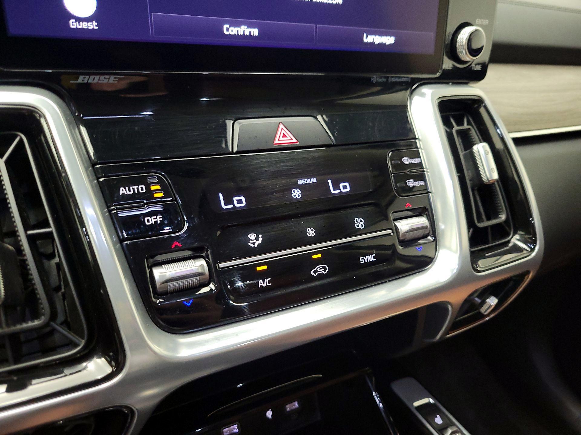 Thumbnail: 2023 Kia Sorento - 17