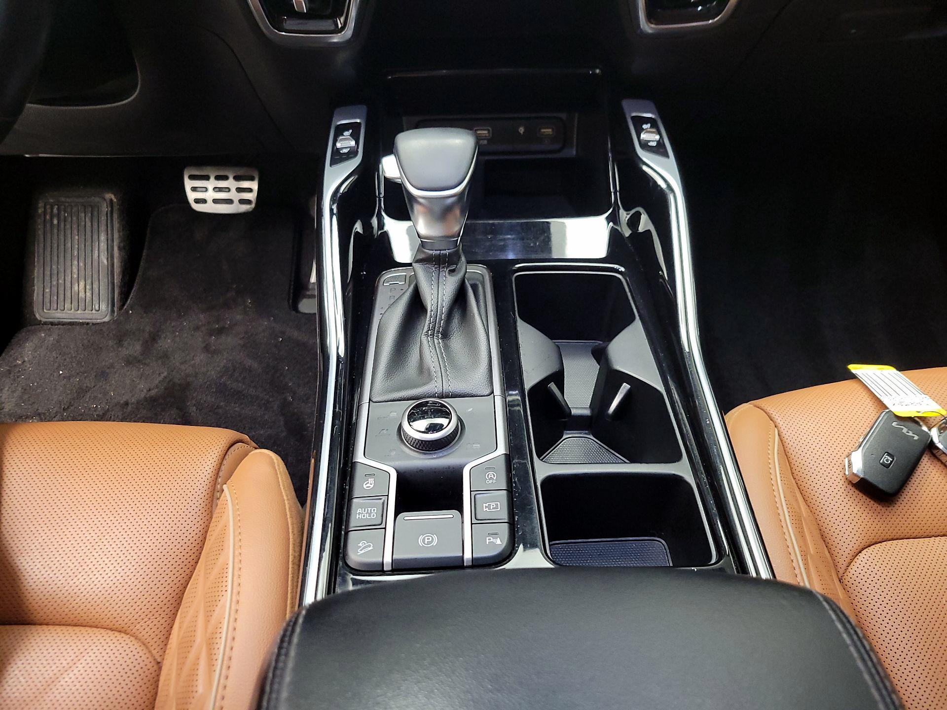 Thumbnail: 2023 Kia Sorento - 18