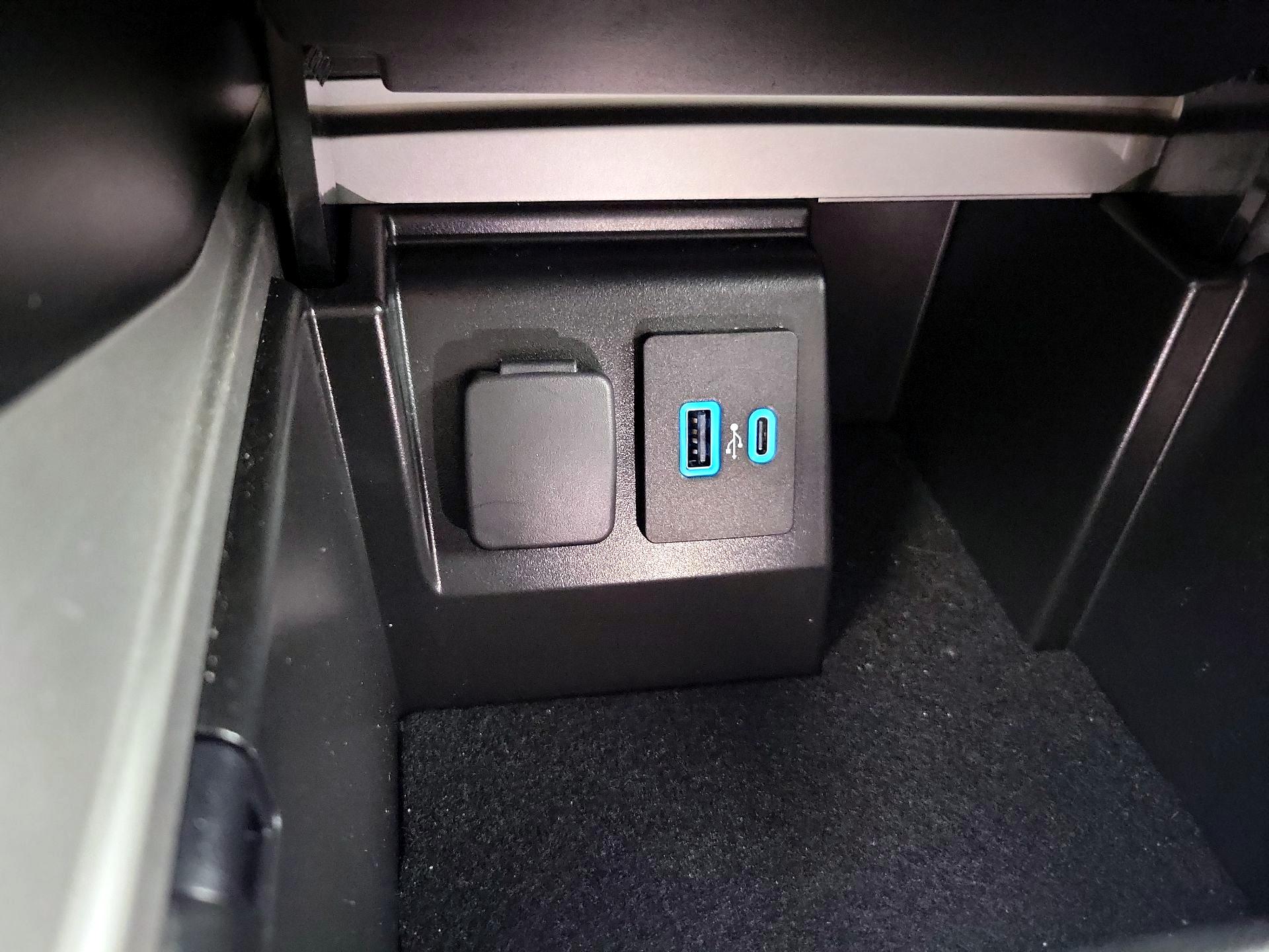 Thumbnail: 2022 Ford Explorer - 19