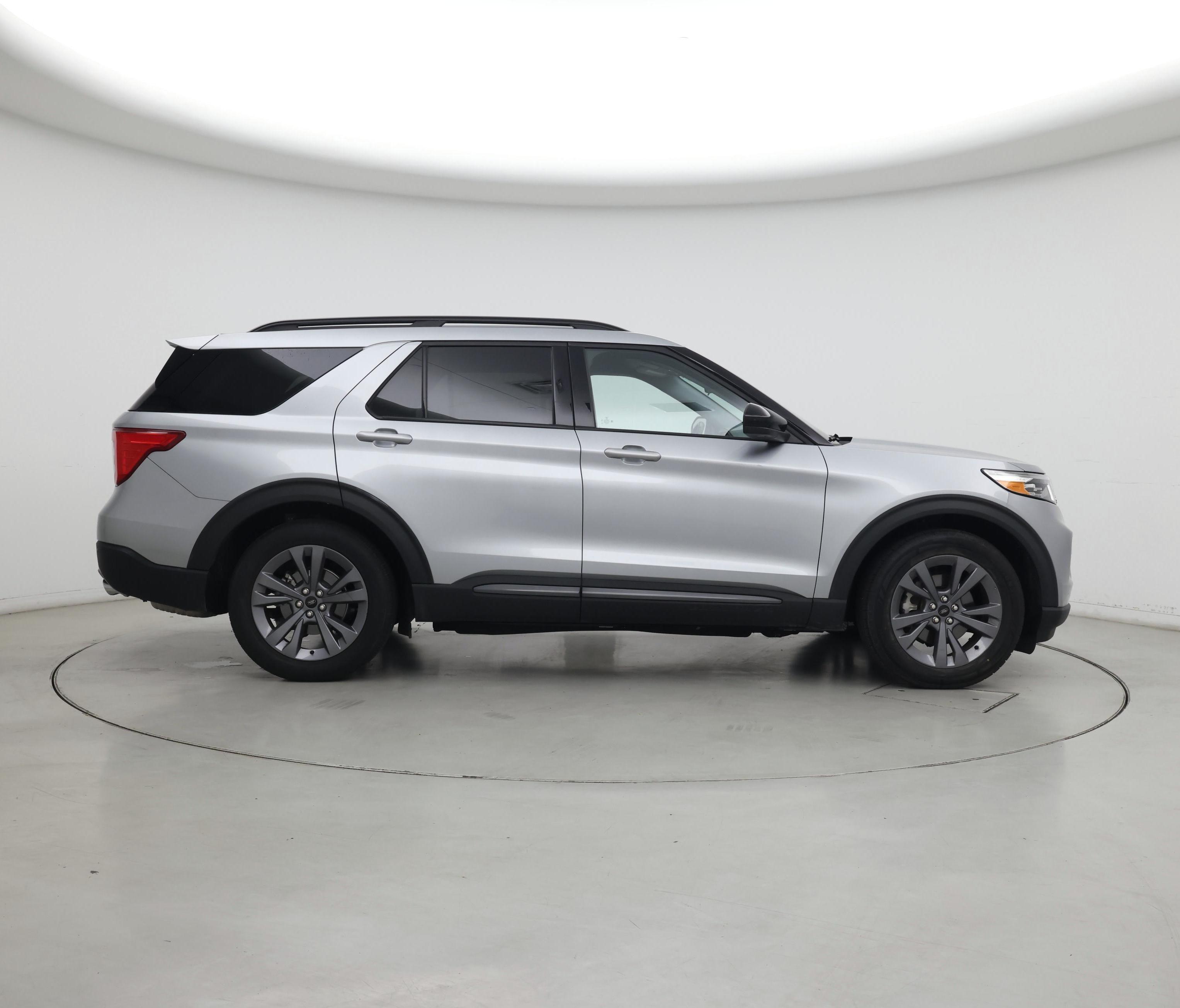 Thumbnail: 2022 Ford Explorer - 7
