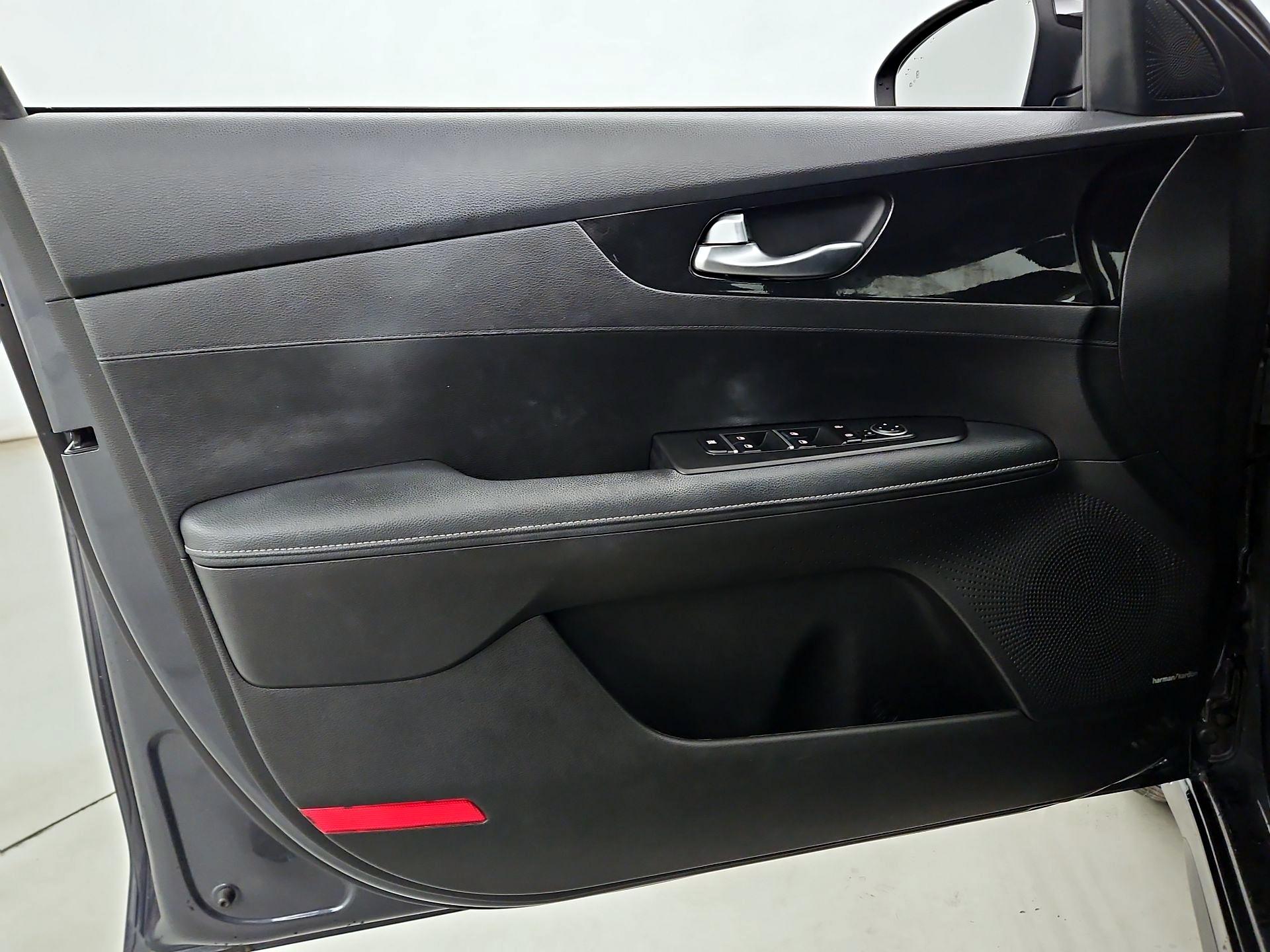 Thumbnail: 2023 Kia Forte - 12