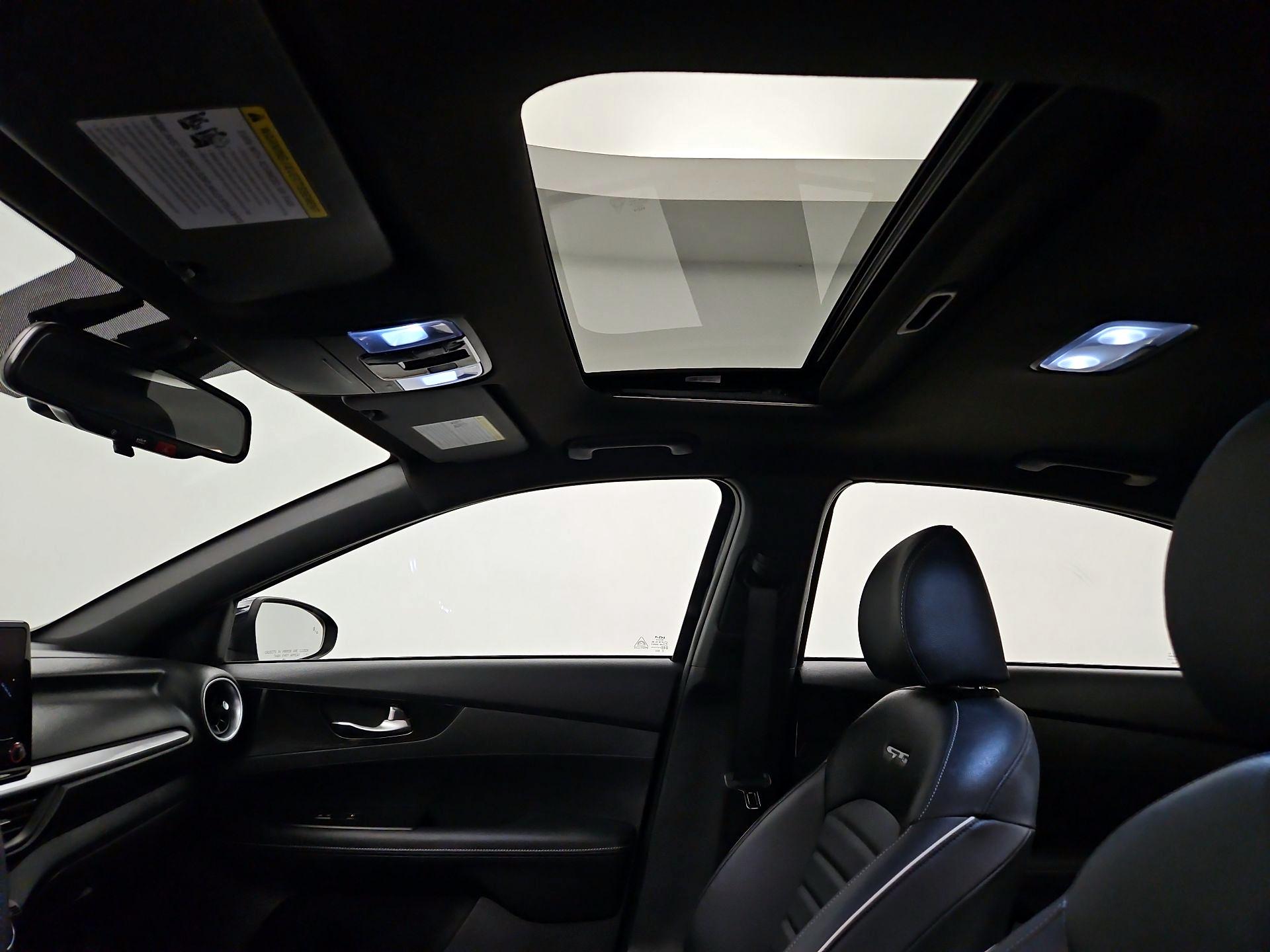 Thumbnail: 2023 Kia Forte - 20