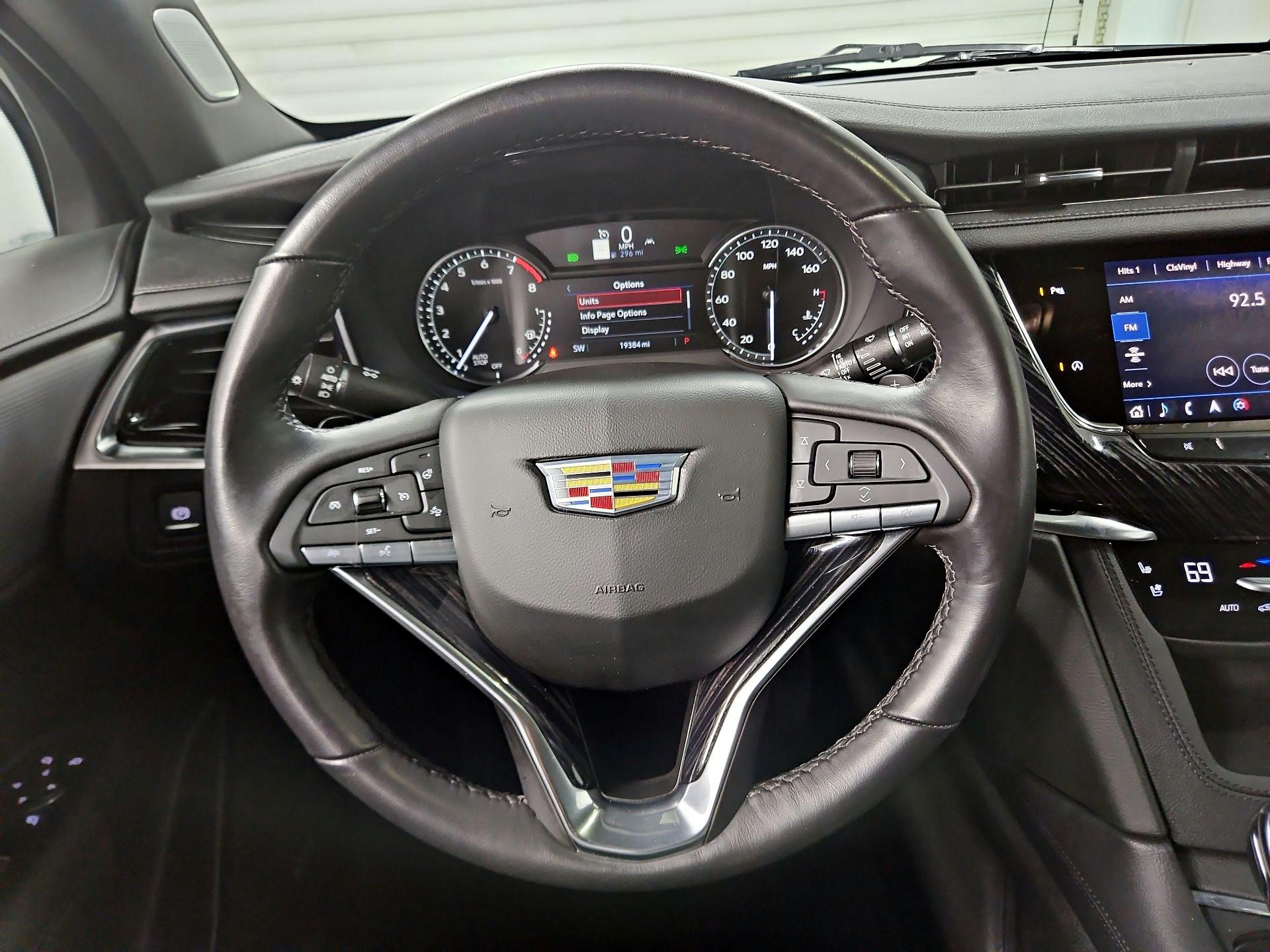 Thumbnail: 2025 Cadillac XT6 - 10