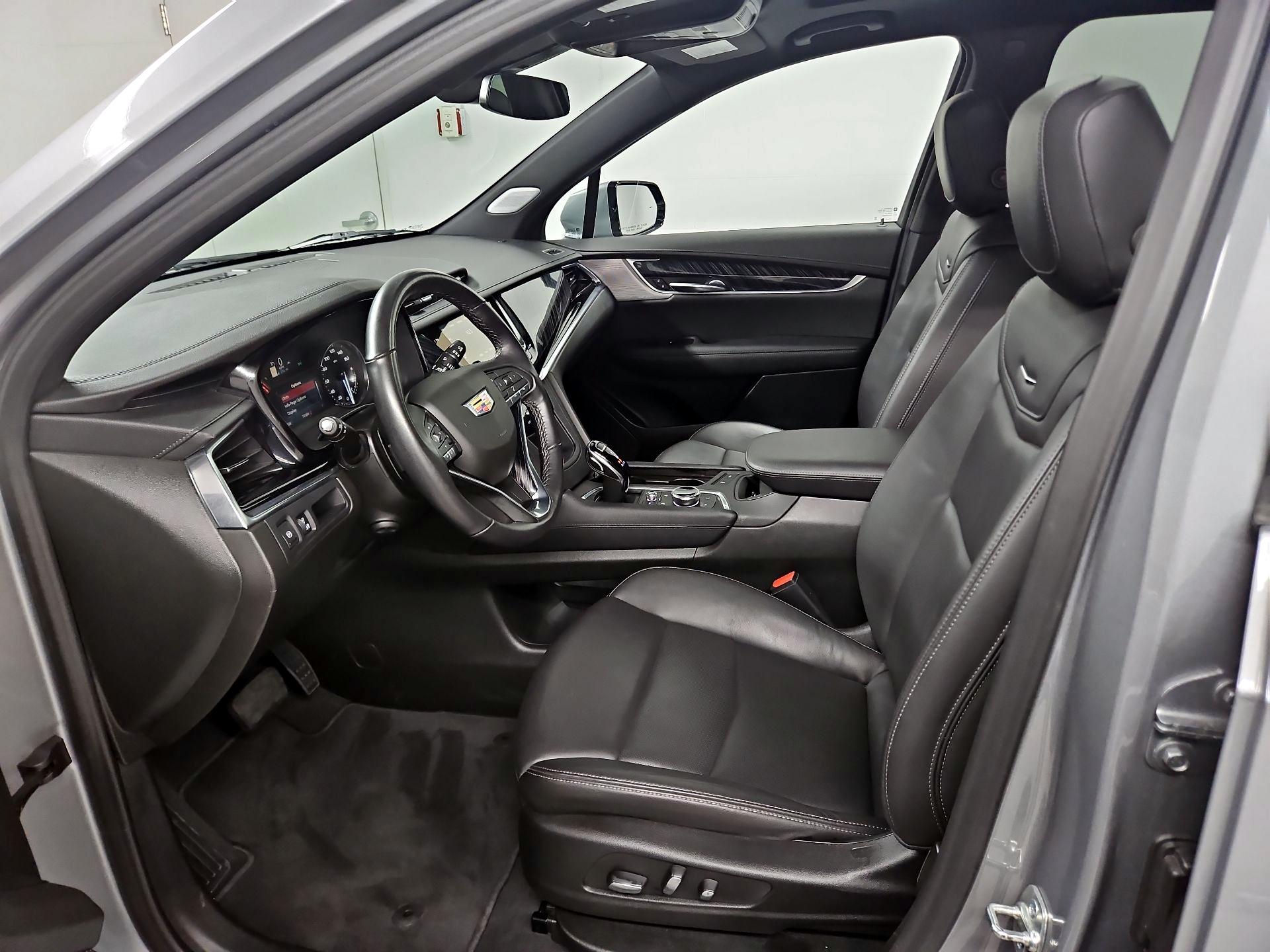 Thumbnail: 2025 Cadillac XT6 - 11