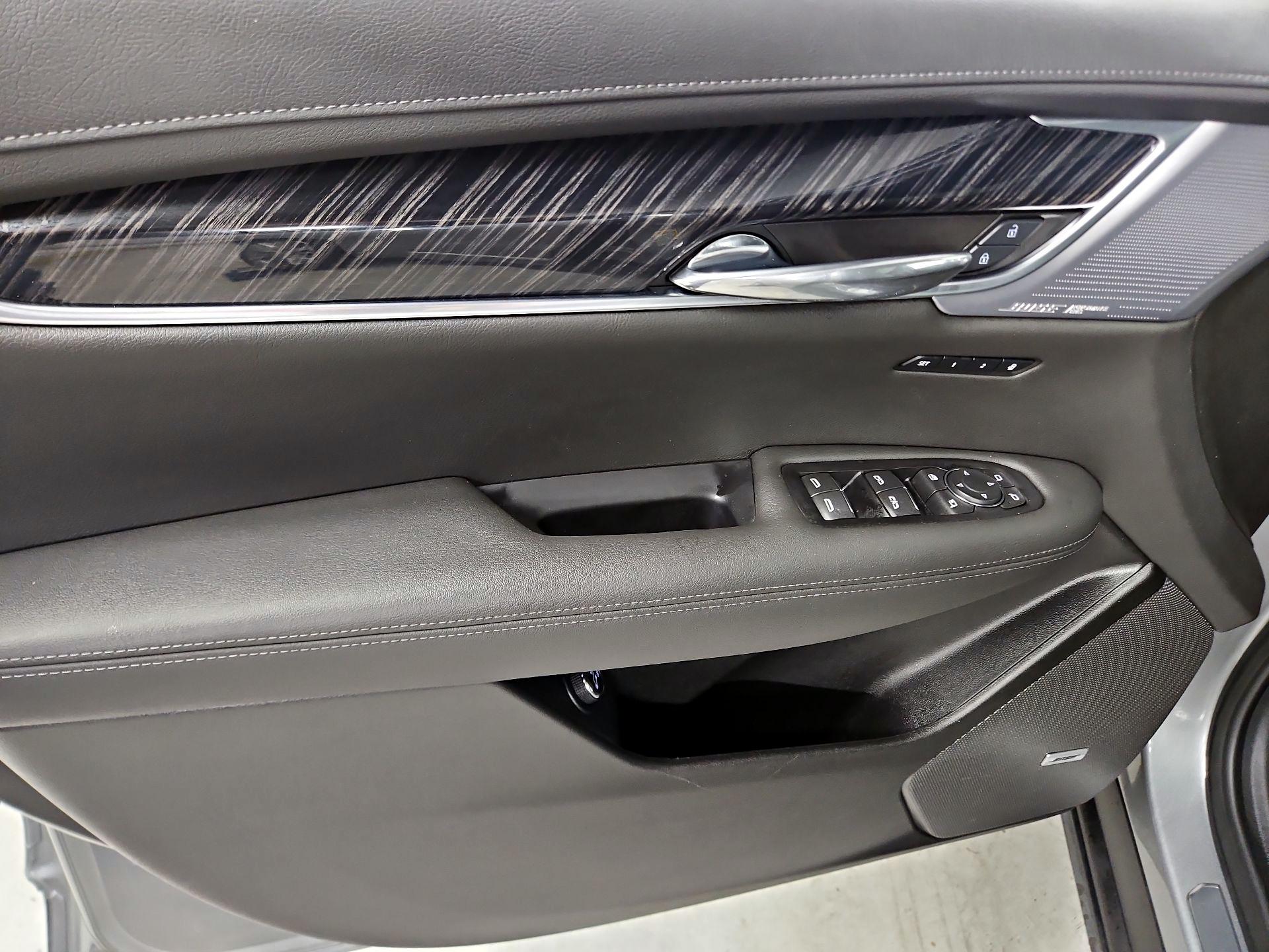 Thumbnail: 2025 Cadillac XT6 - 12