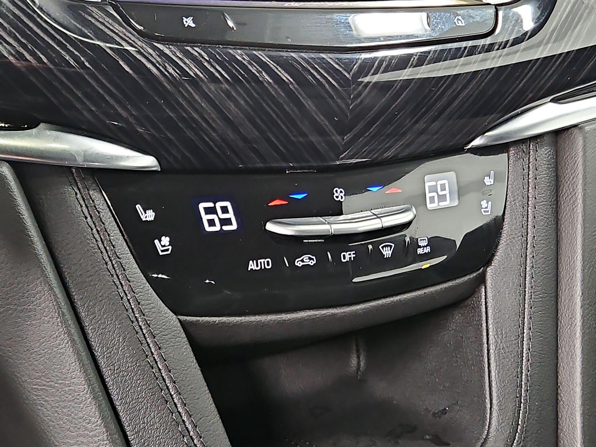 Thumbnail: 2025 Cadillac XT6 - 16