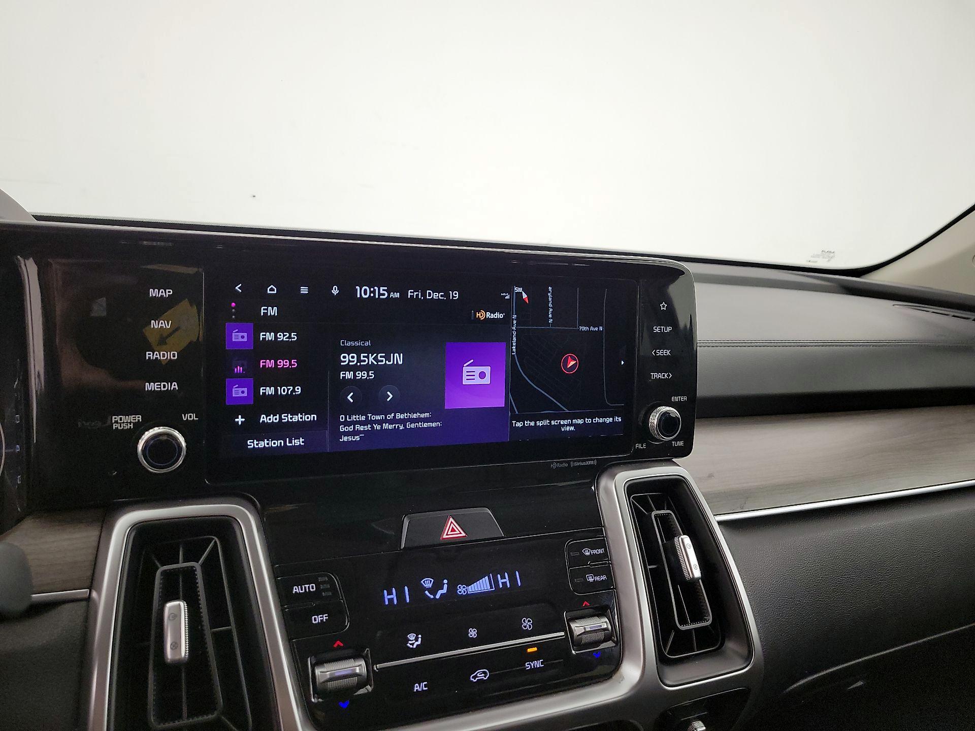 Thumbnail: 2022 Kia Sorento - 16