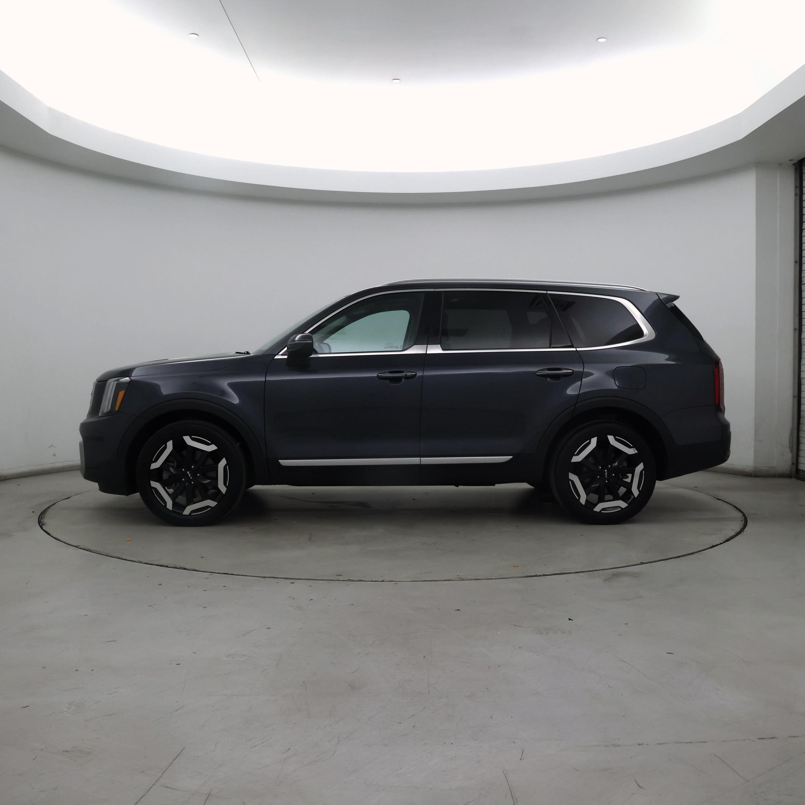 Thumbnail: 2023 Kia Telluride - 3