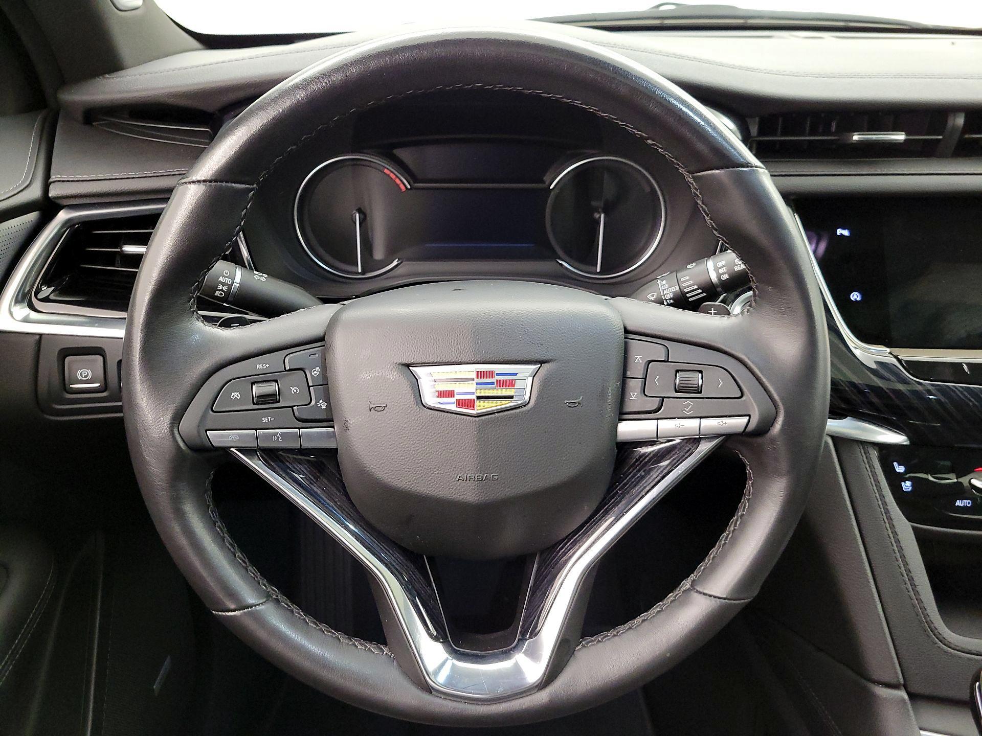 Thumbnail: 2025 Cadillac XT6 - 10