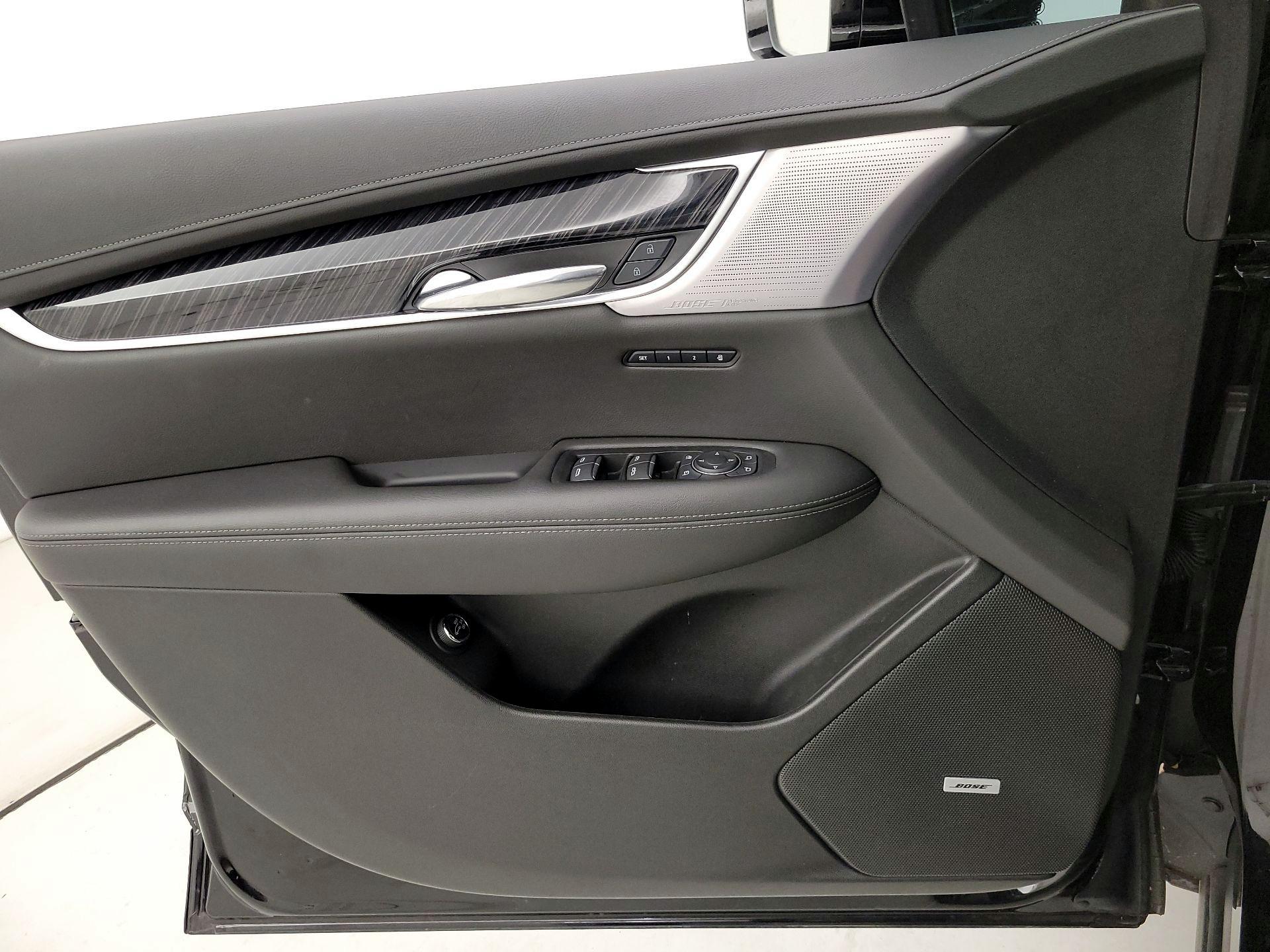 Thumbnail: 2025 Cadillac XT6 - 12