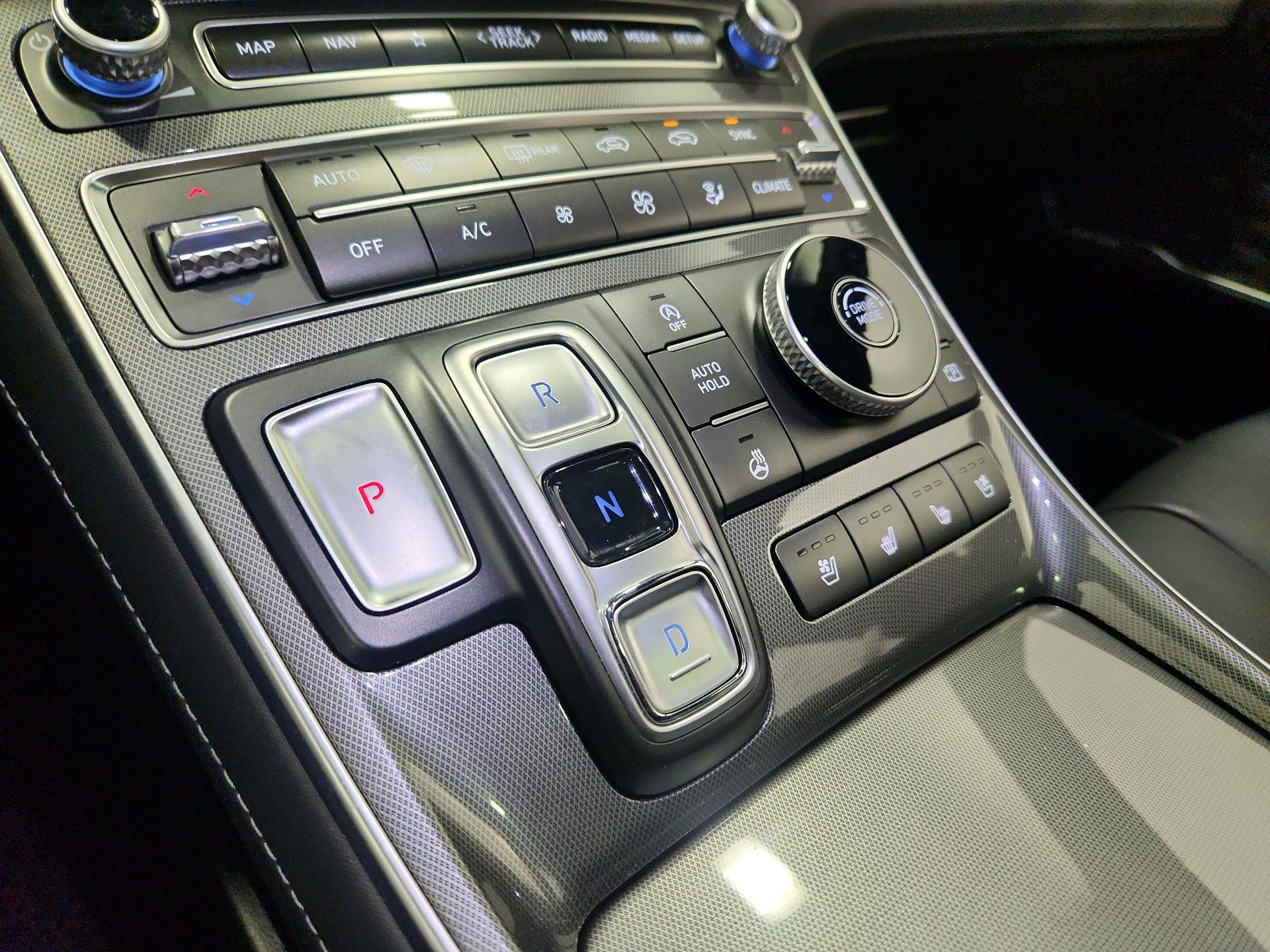 Thumbnail: 2023 Hyundai Santa Fe - 18