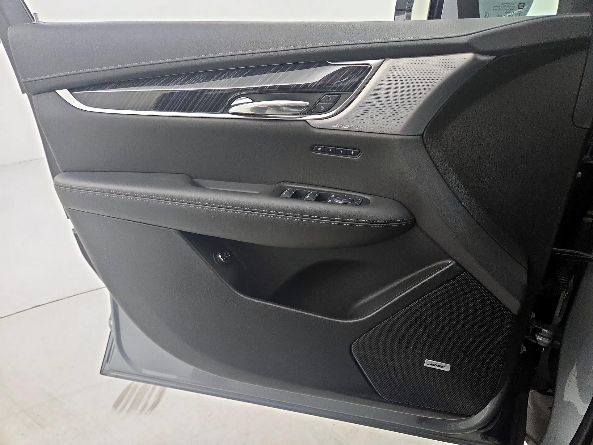 Thumbnail: 2025 Cadillac XT6 - 12