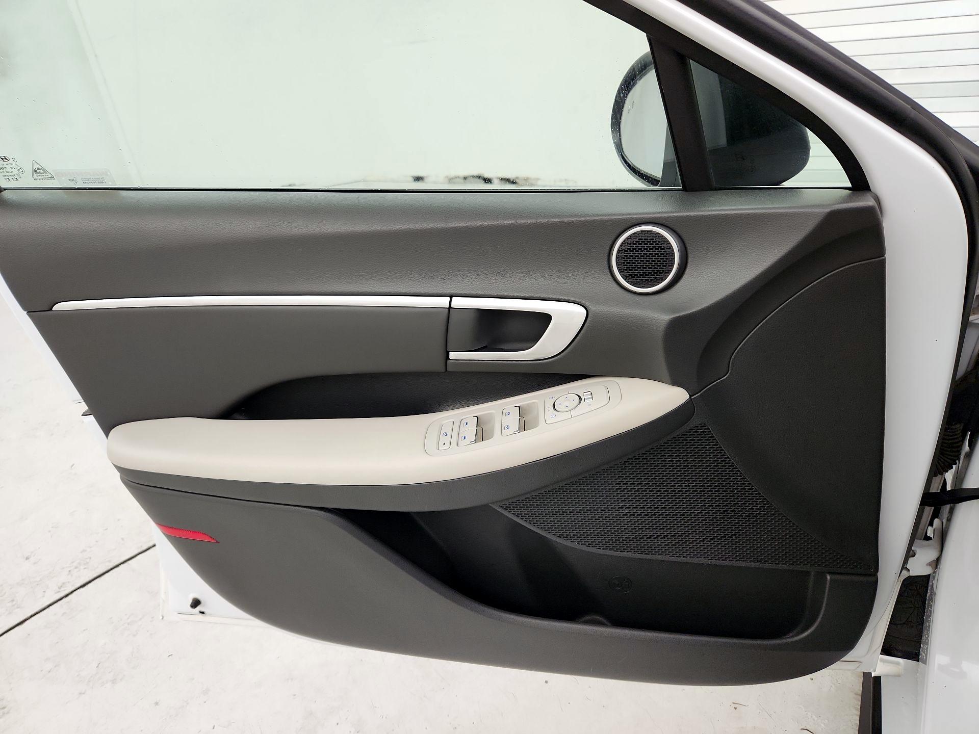 Thumbnail: 2022 Hyundai Sonata - 12