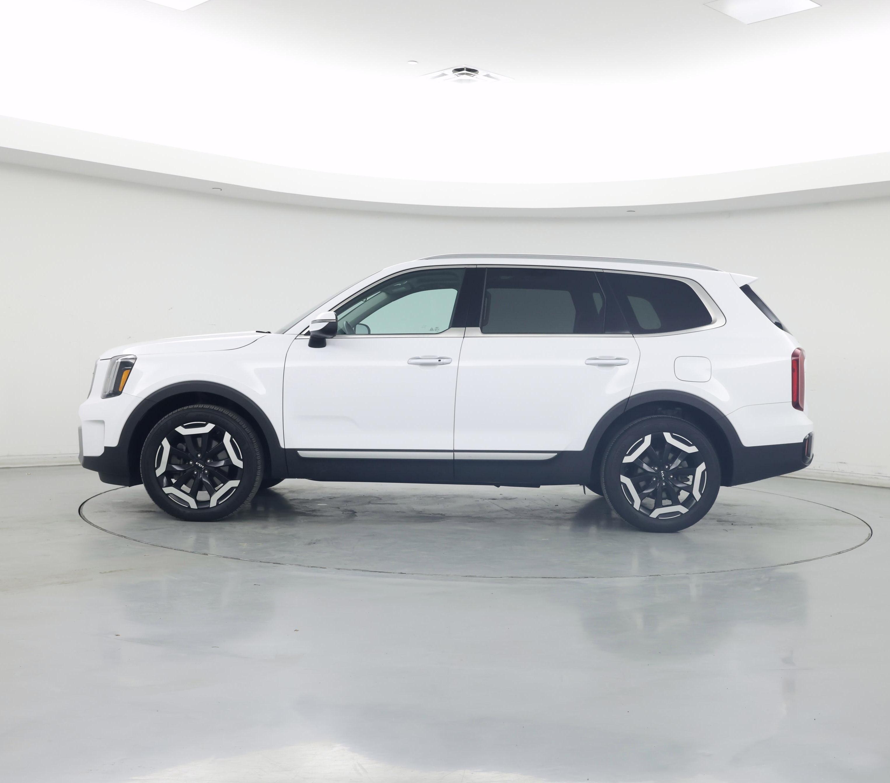 Thumbnail: 2023 Kia Telluride - 3