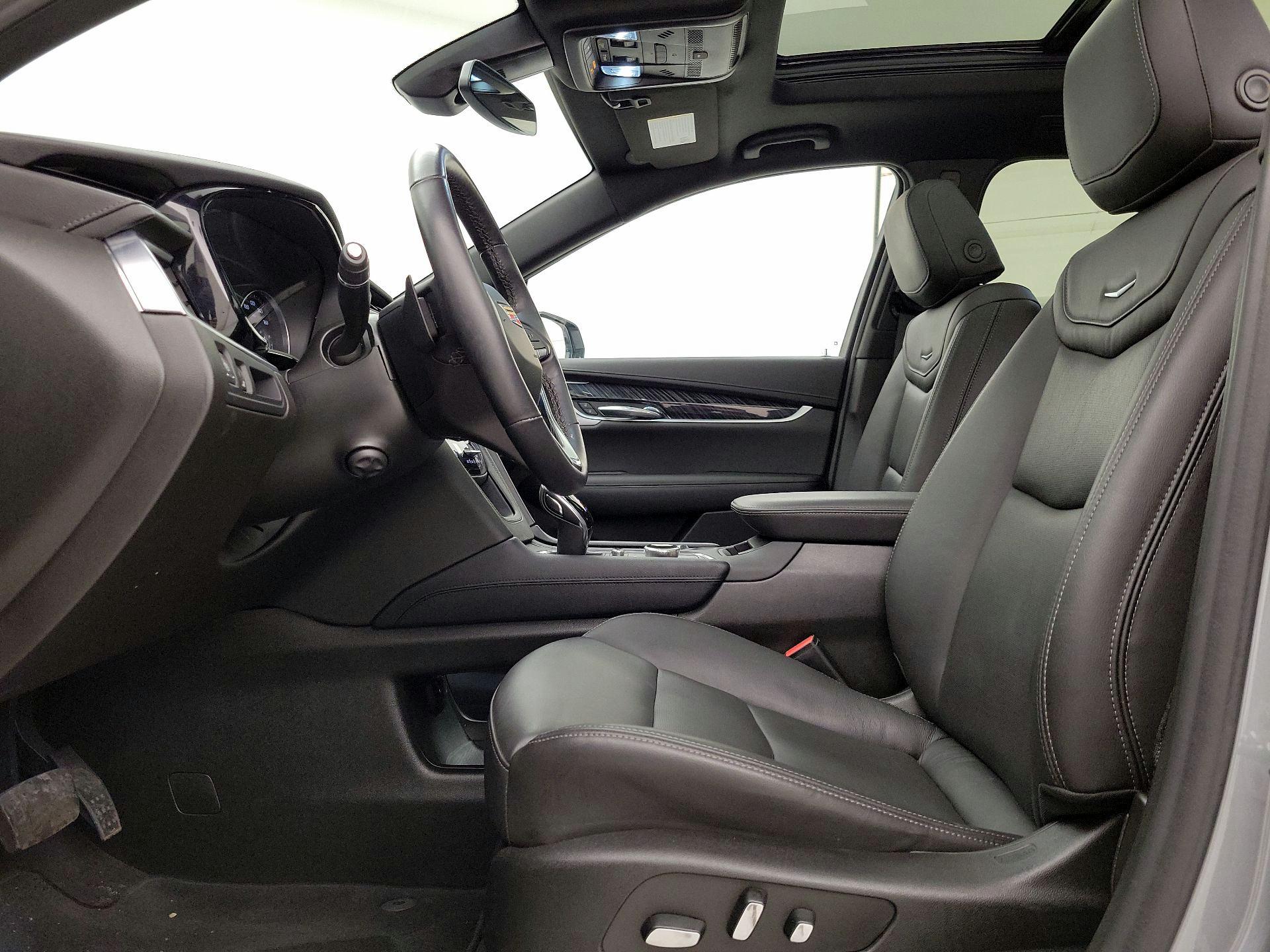 Thumbnail: 2025 Cadillac XT6 - 11