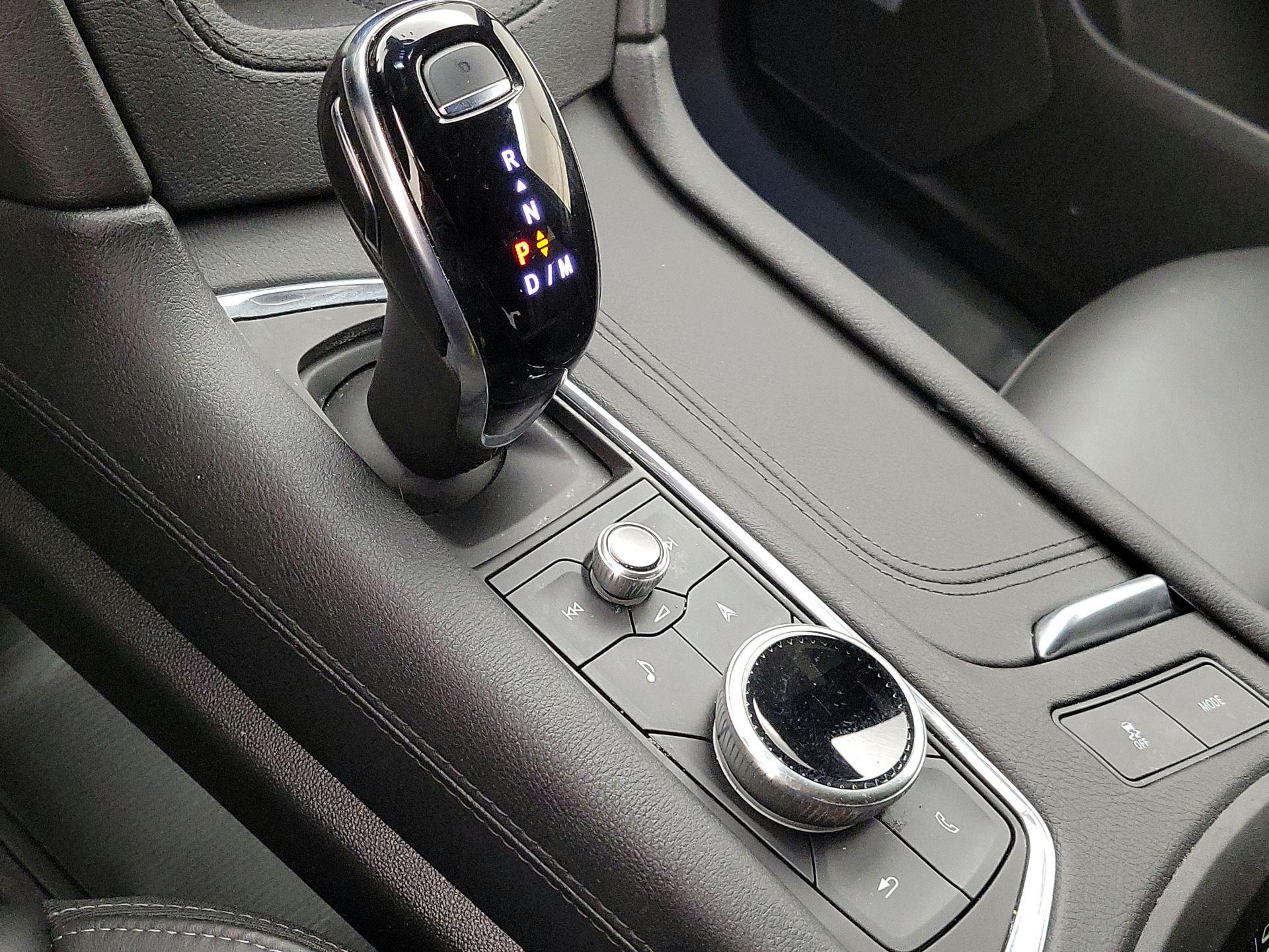 Thumbnail: 2025 Cadillac XT6 - 17