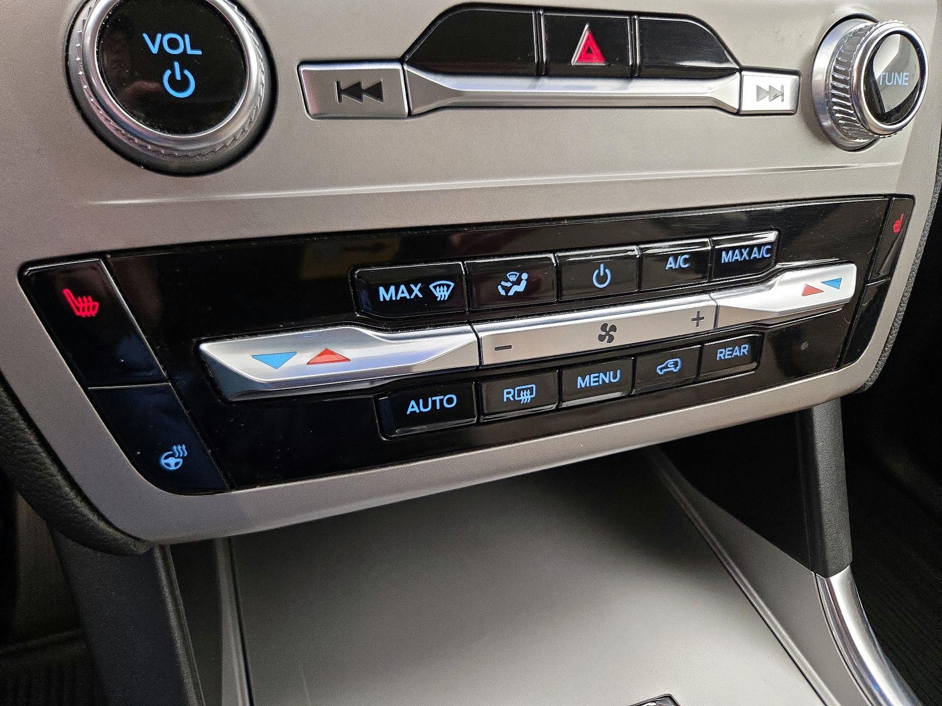 Thumbnail: 2022 Ford Explorer - 17