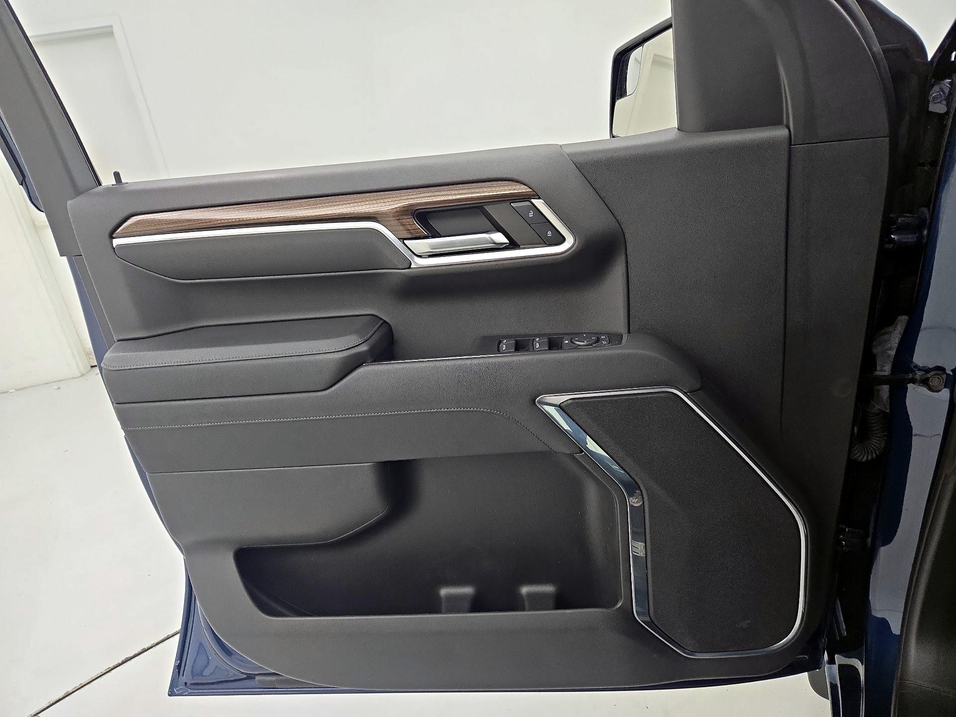 Thumbnail: 2023 Chevrolet Silverado 1500 - 12