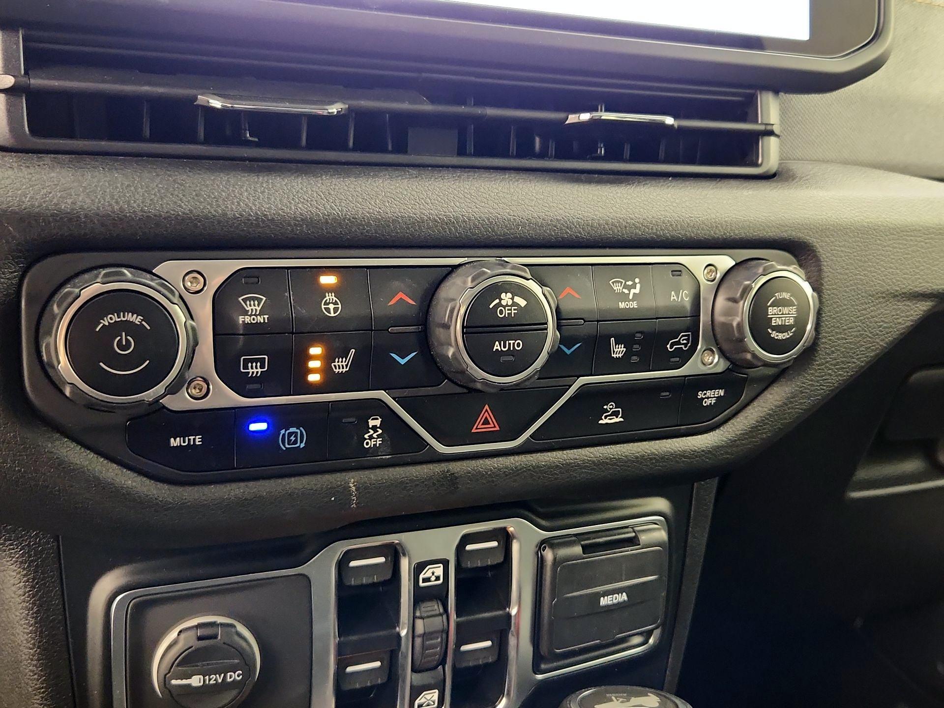 Thumbnail: 2024 Jeep Wrangler - 16