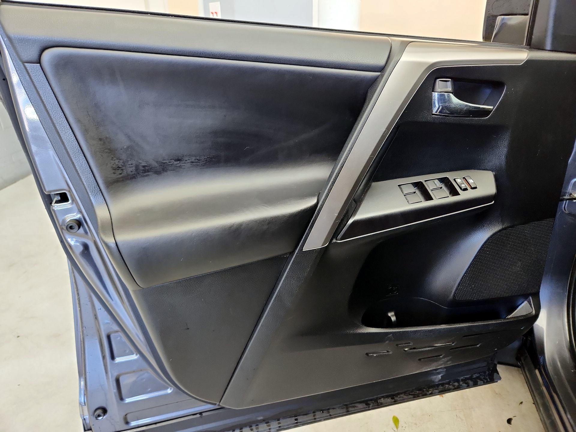 Thumbnail: 2017 Toyota RAV4 - 12