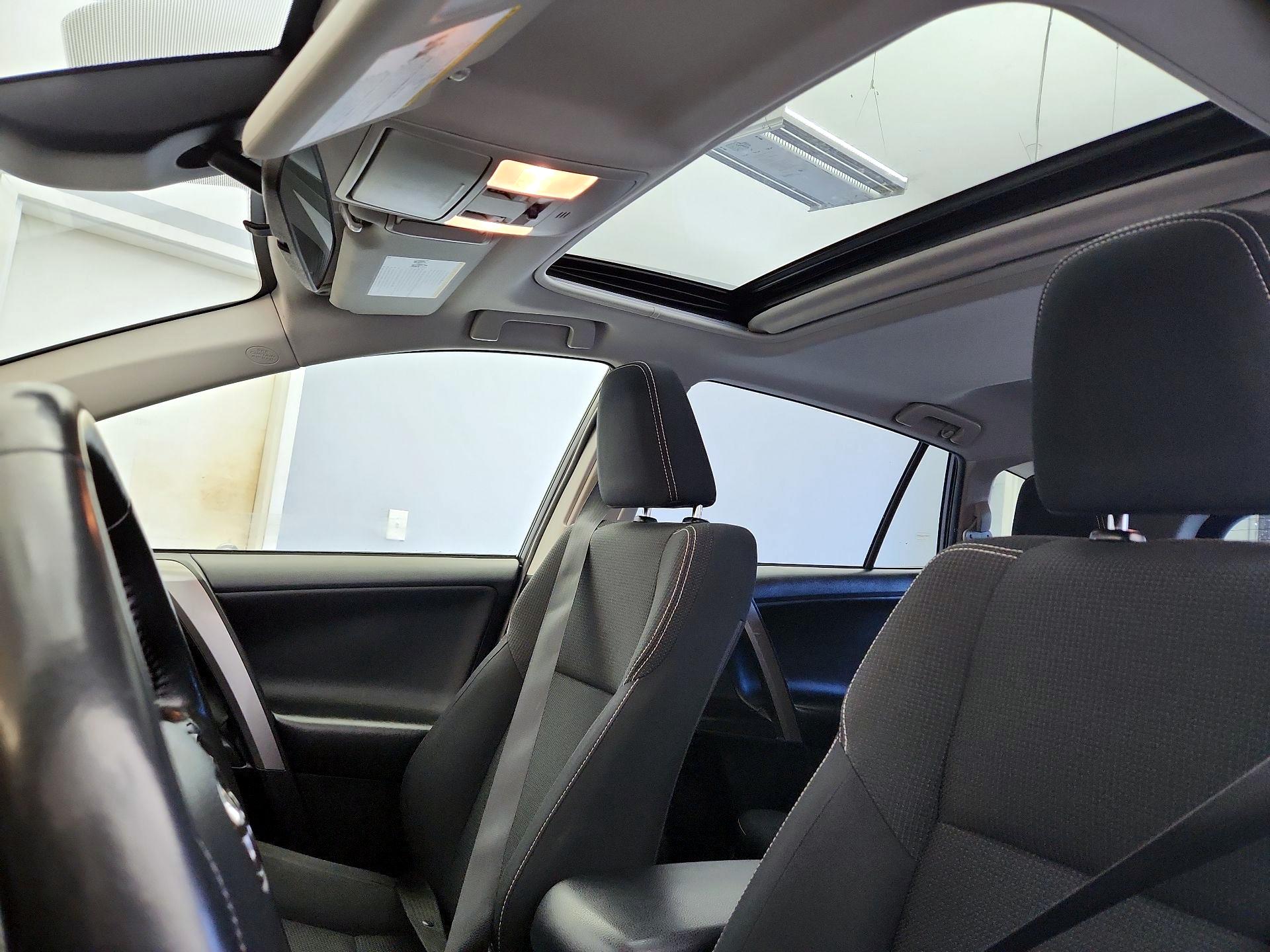 Thumbnail: 2017 Toyota RAV4 - 19