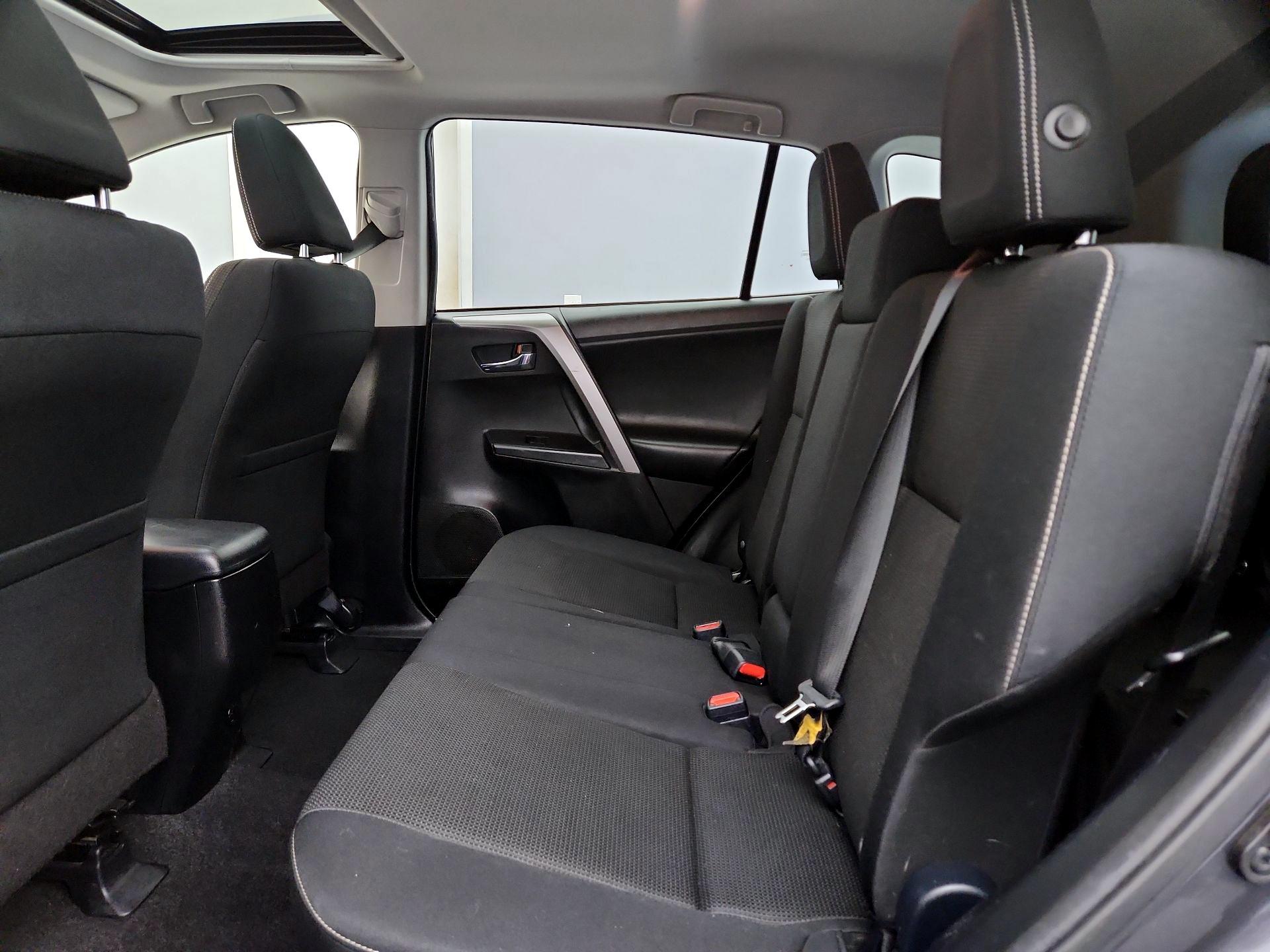 Thumbnail: 2017 Toyota RAV4 - 20