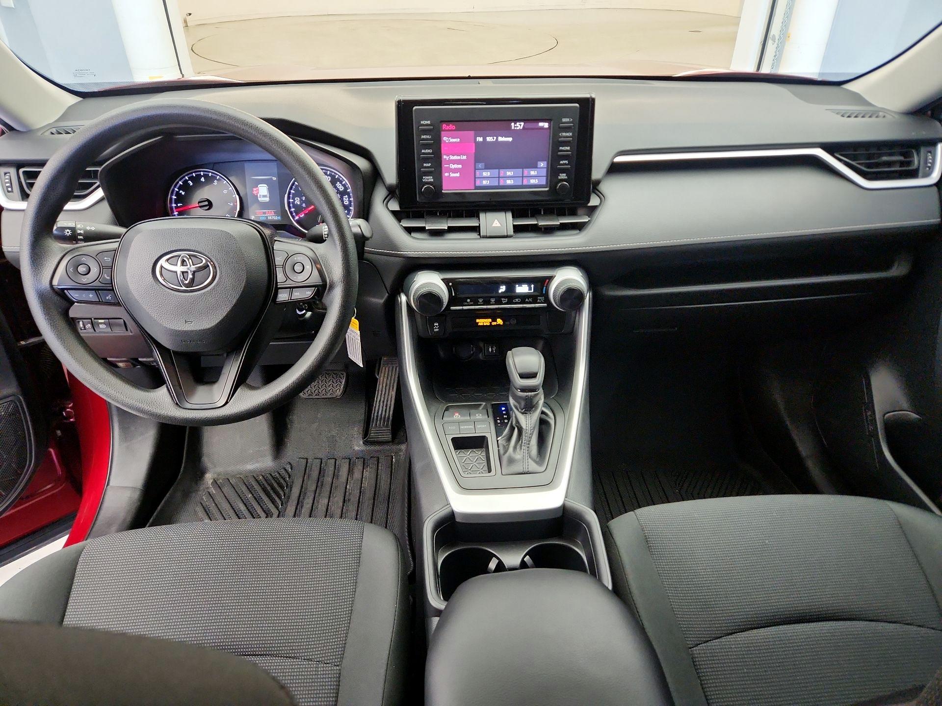 Thumbnail: 2019 Toyota RAV4 - 9