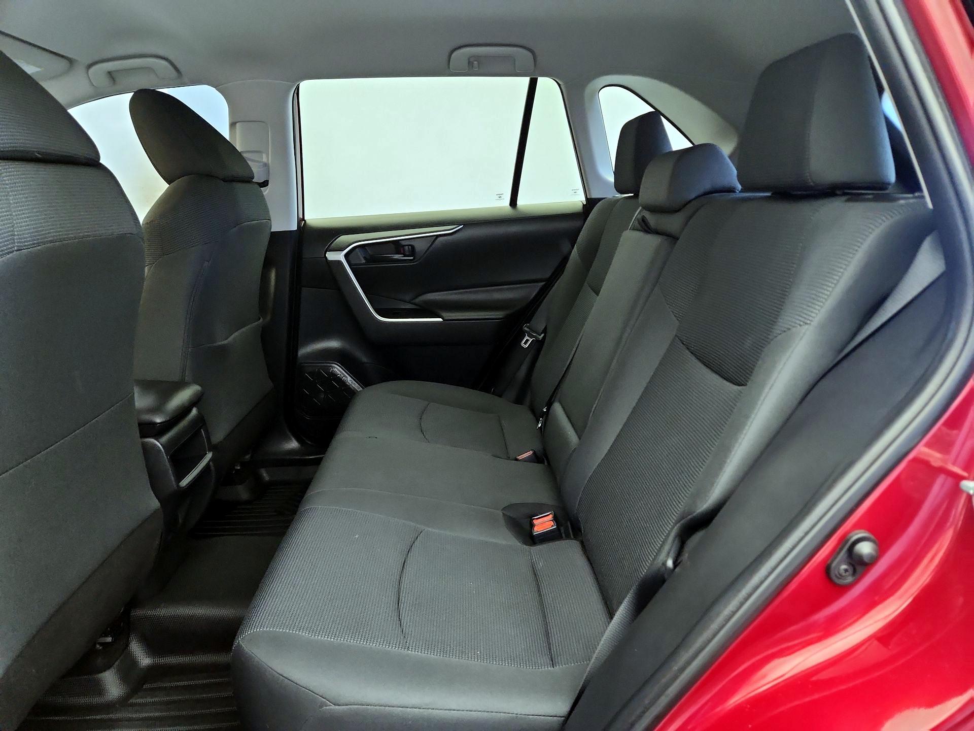 Thumbnail: 2019 Toyota RAV4 - 19