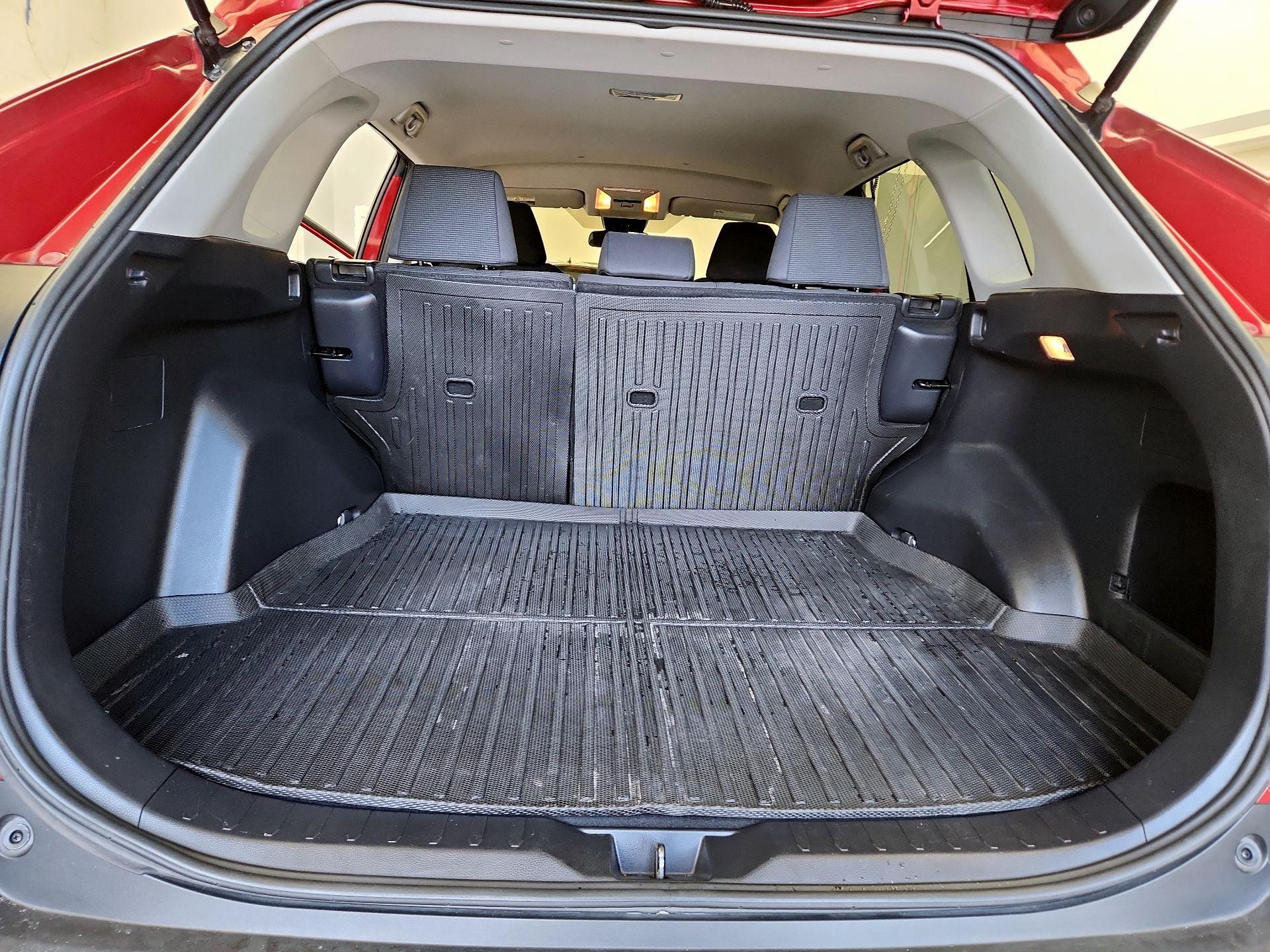 Thumbnail: 2019 Toyota RAV4 - 20