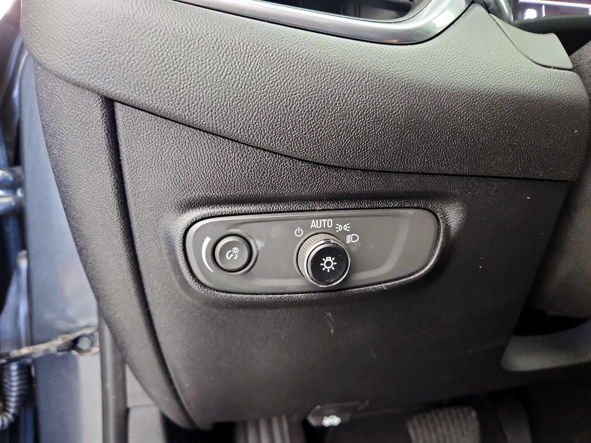 Thumbnail: 2018 Chevrolet Equinox - 13