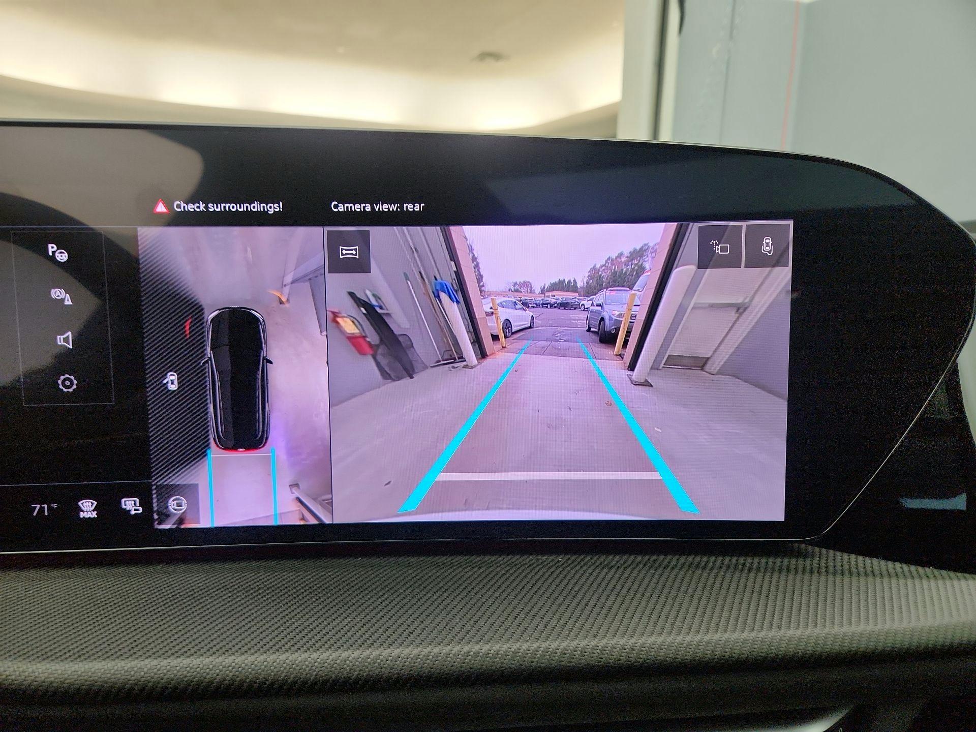 Thumbnail: 2025 Audi SQ5 - 14