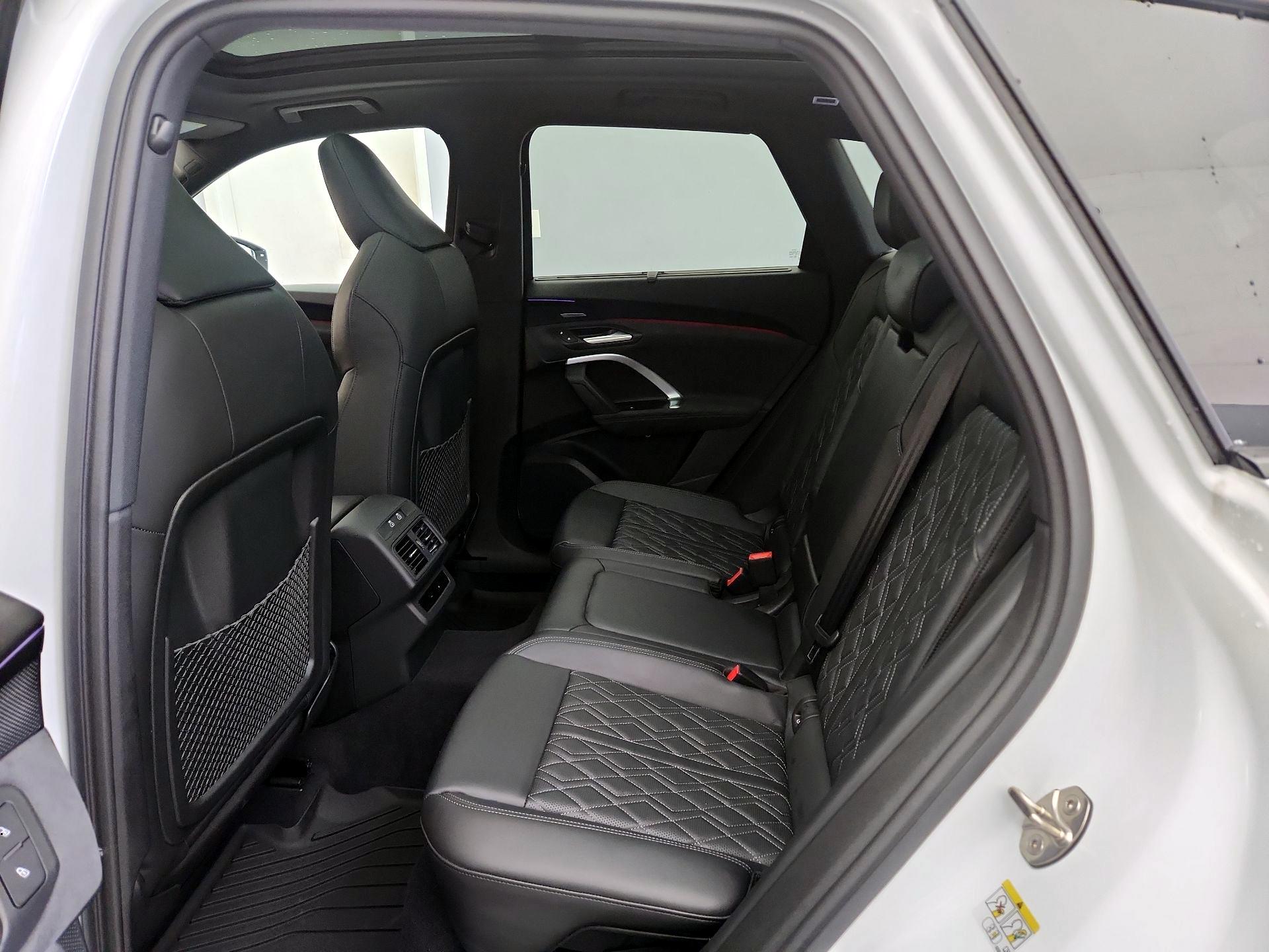 Thumbnail: 2025 Audi SQ5 - 20