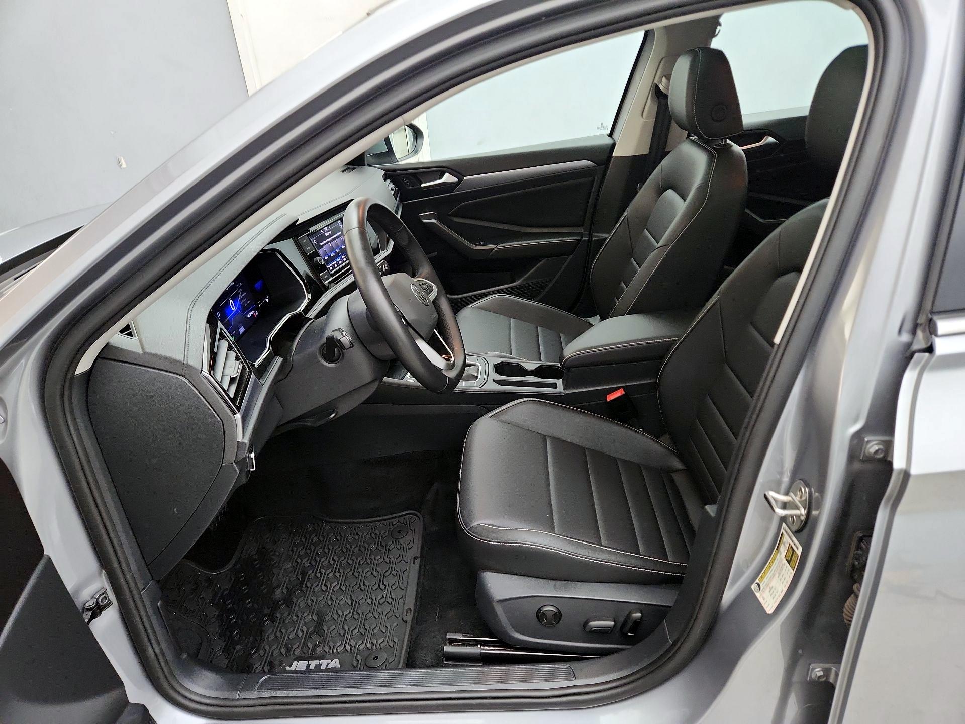 Thumbnail: 2024 Volkswagen Jetta - 11