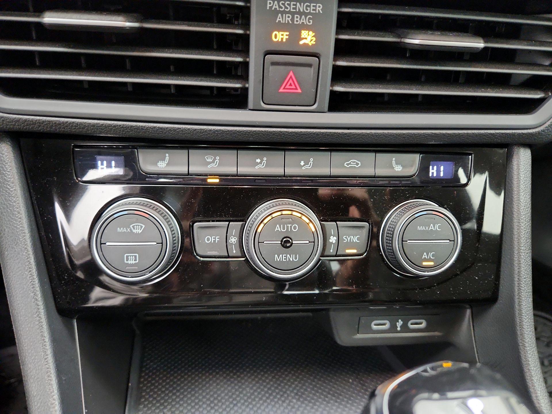 Thumbnail: 2024 Volkswagen Jetta - 16