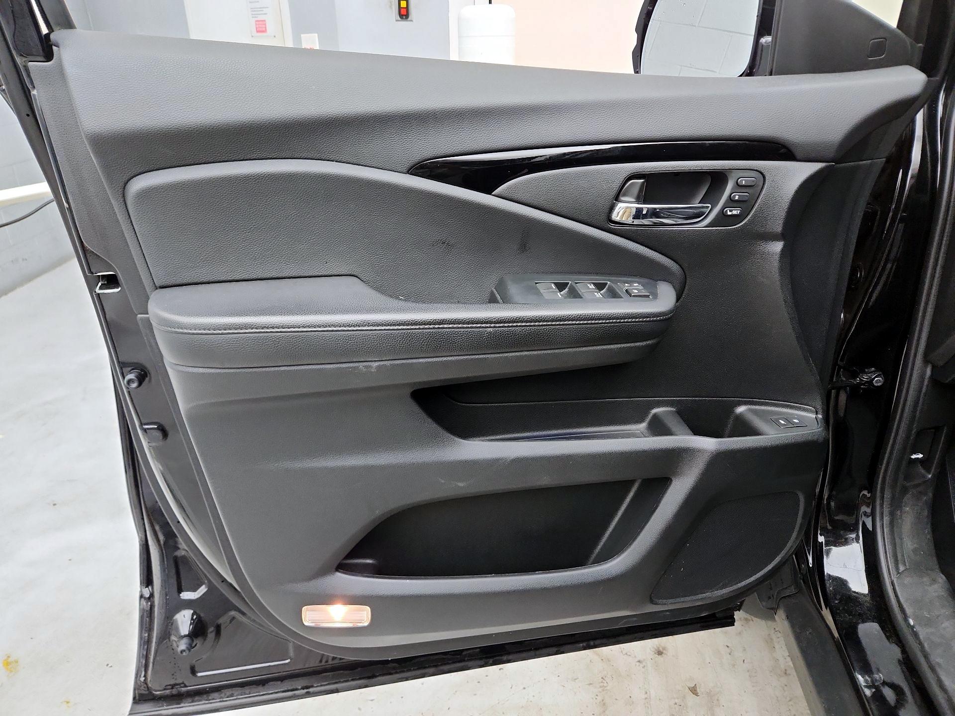 Thumbnail: 2021 Honda Pilot - 12