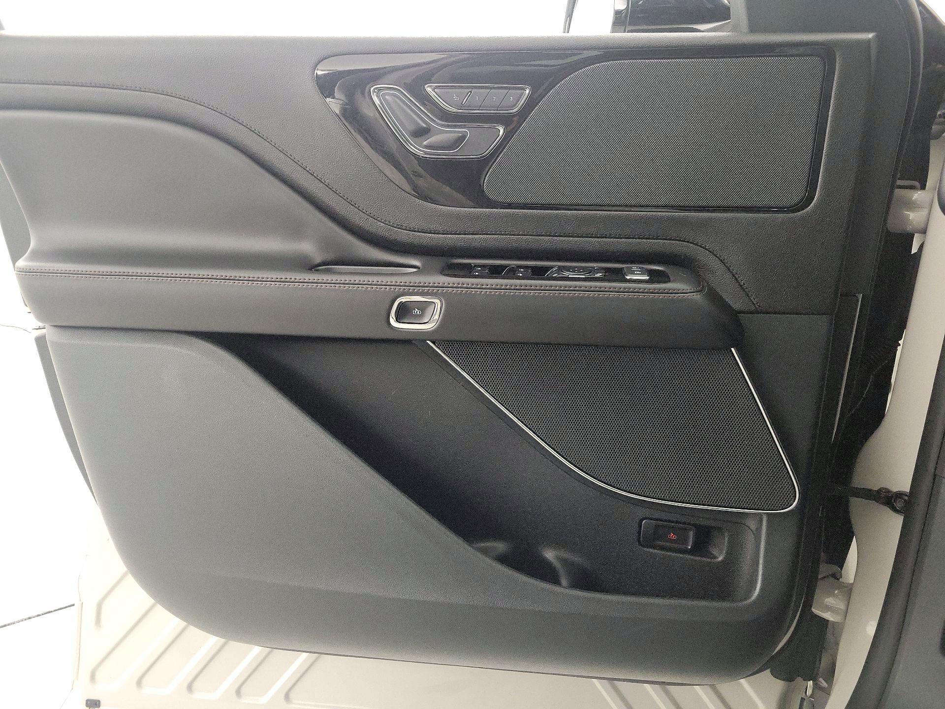 Thumbnail: 2024 Lincoln Aviator - 12