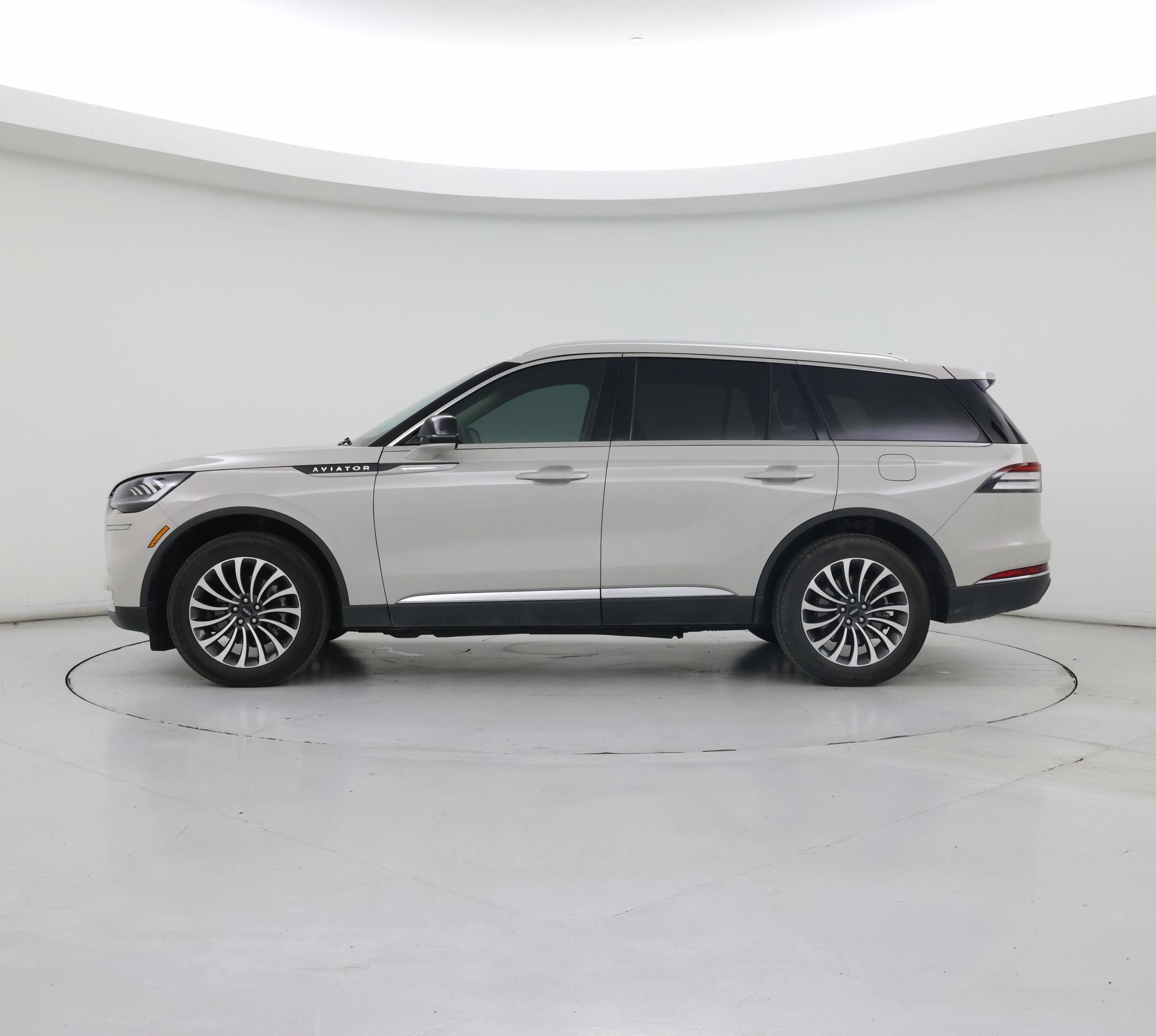 Thumbnail: 2024 Lincoln Aviator - 3