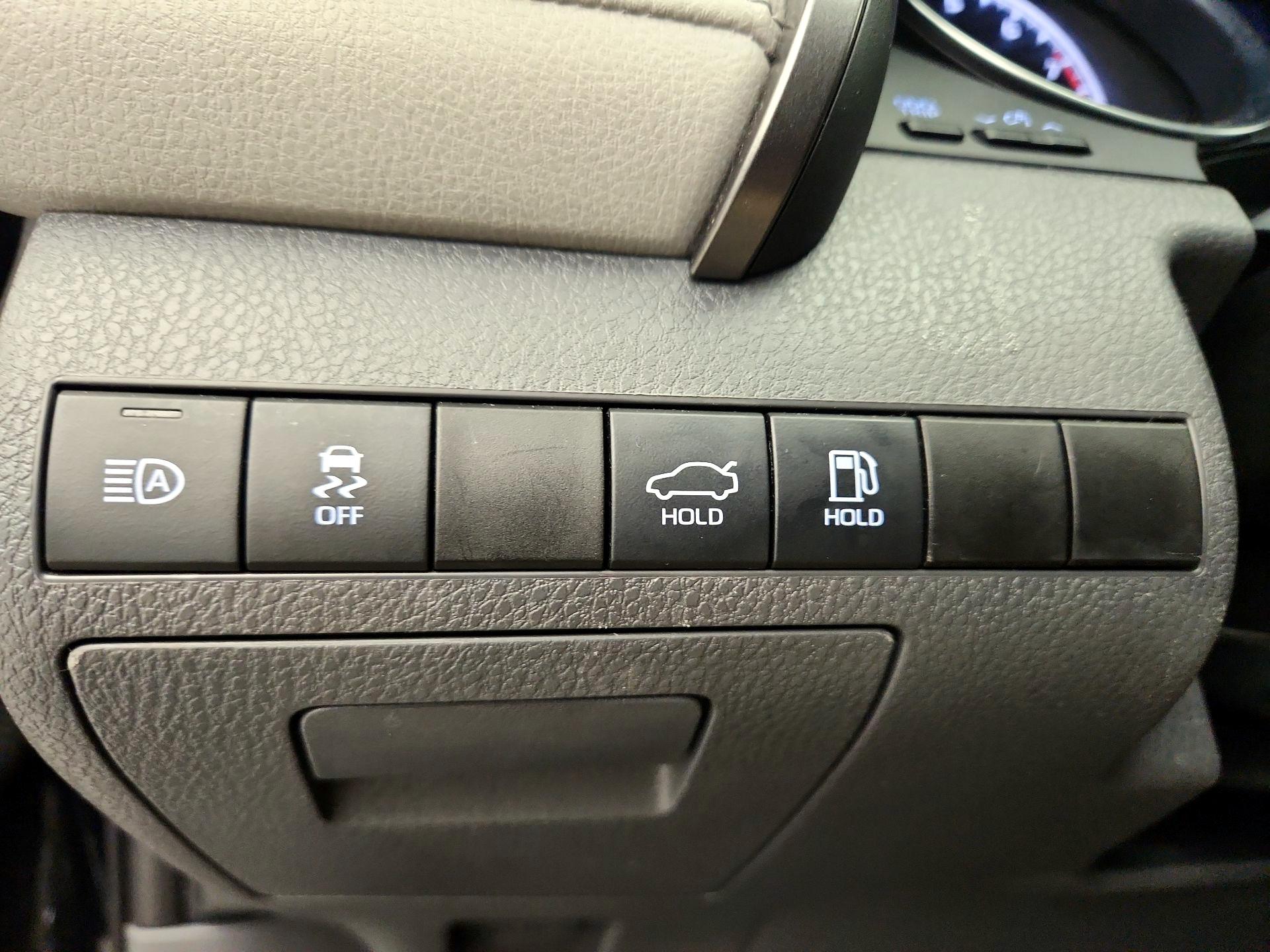 Thumbnail: 2020 Toyota Camry - 13