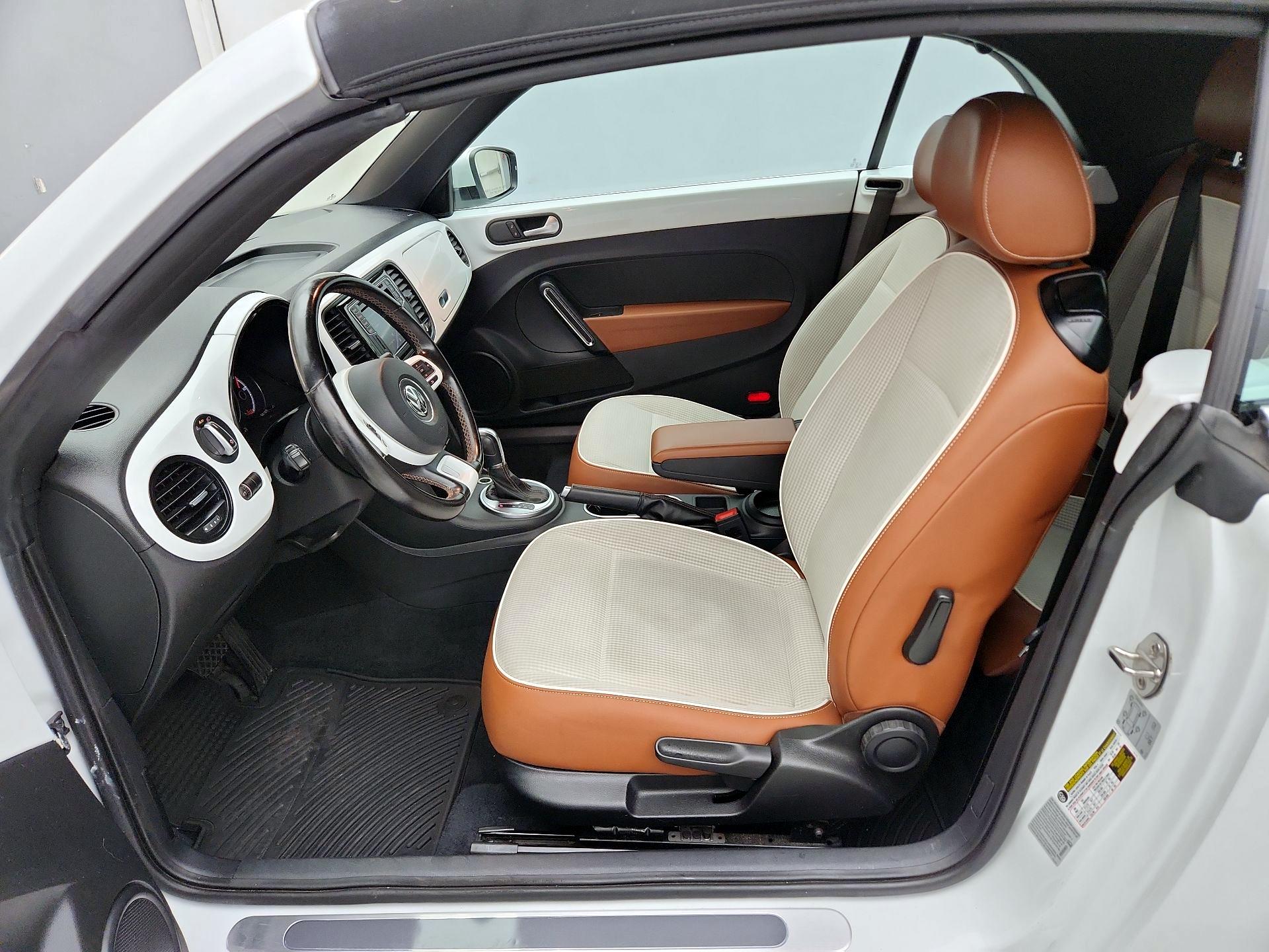 Thumbnail: 2017 Volkswagen Beetle - 20