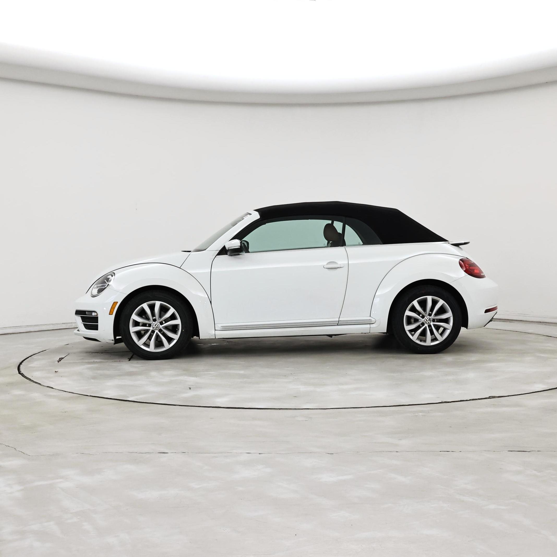 Thumbnail: 2017 Volkswagen Beetle - 3