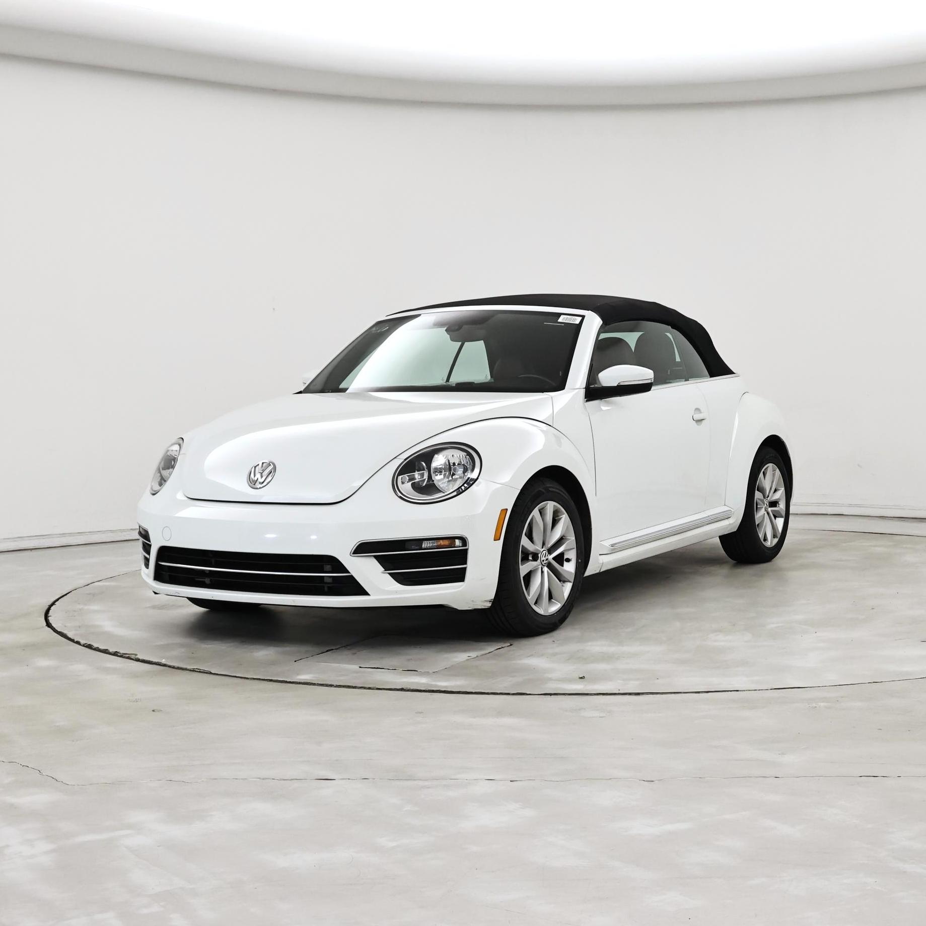 Thumbnail: 2017 Volkswagen Beetle - 4