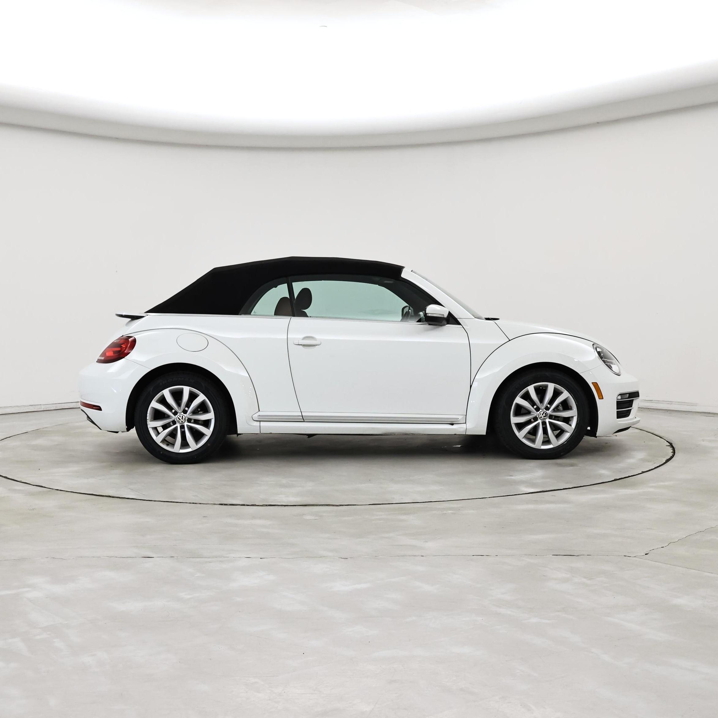 Thumbnail: 2017 Volkswagen Beetle - 7