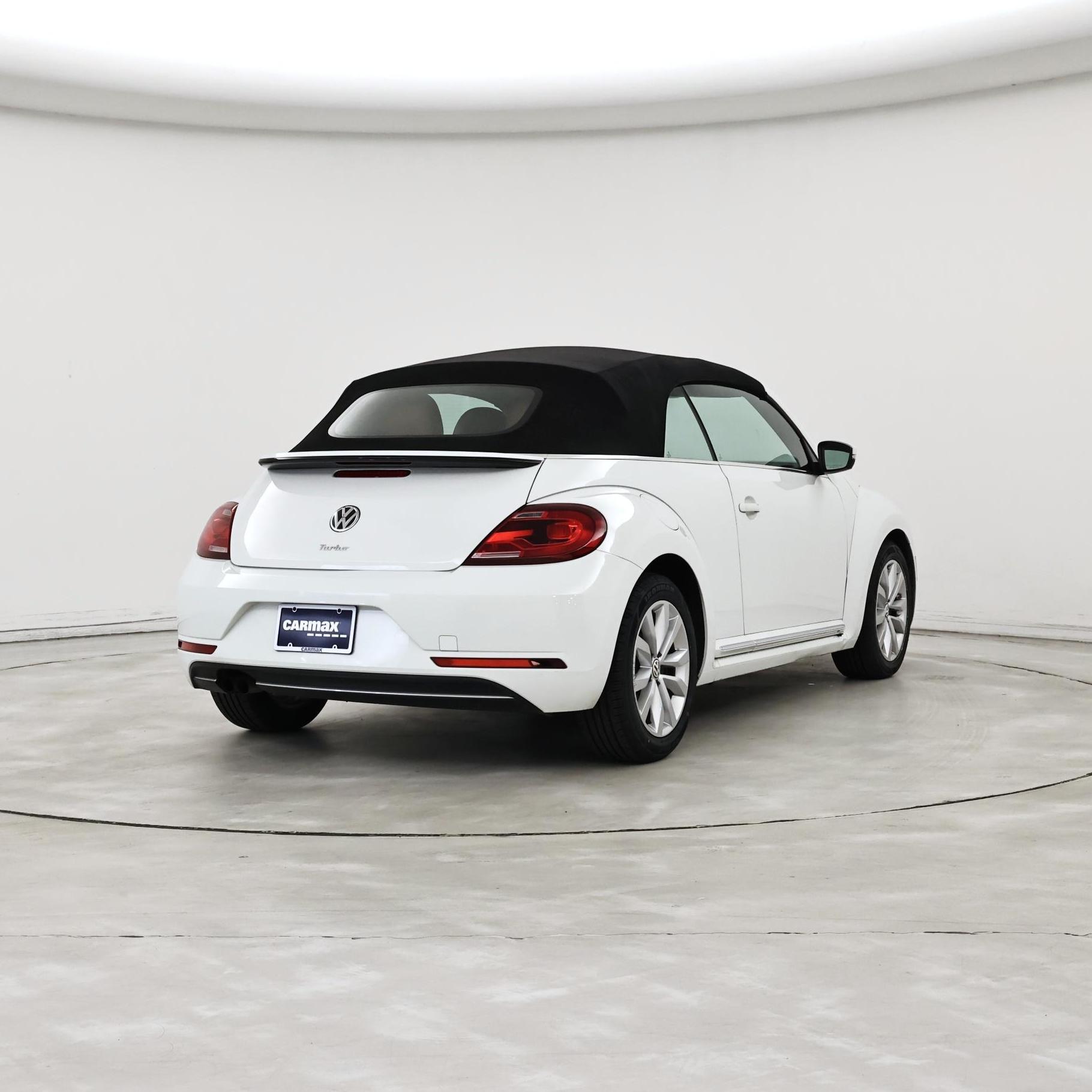 Thumbnail: 2017 Volkswagen Beetle - 8