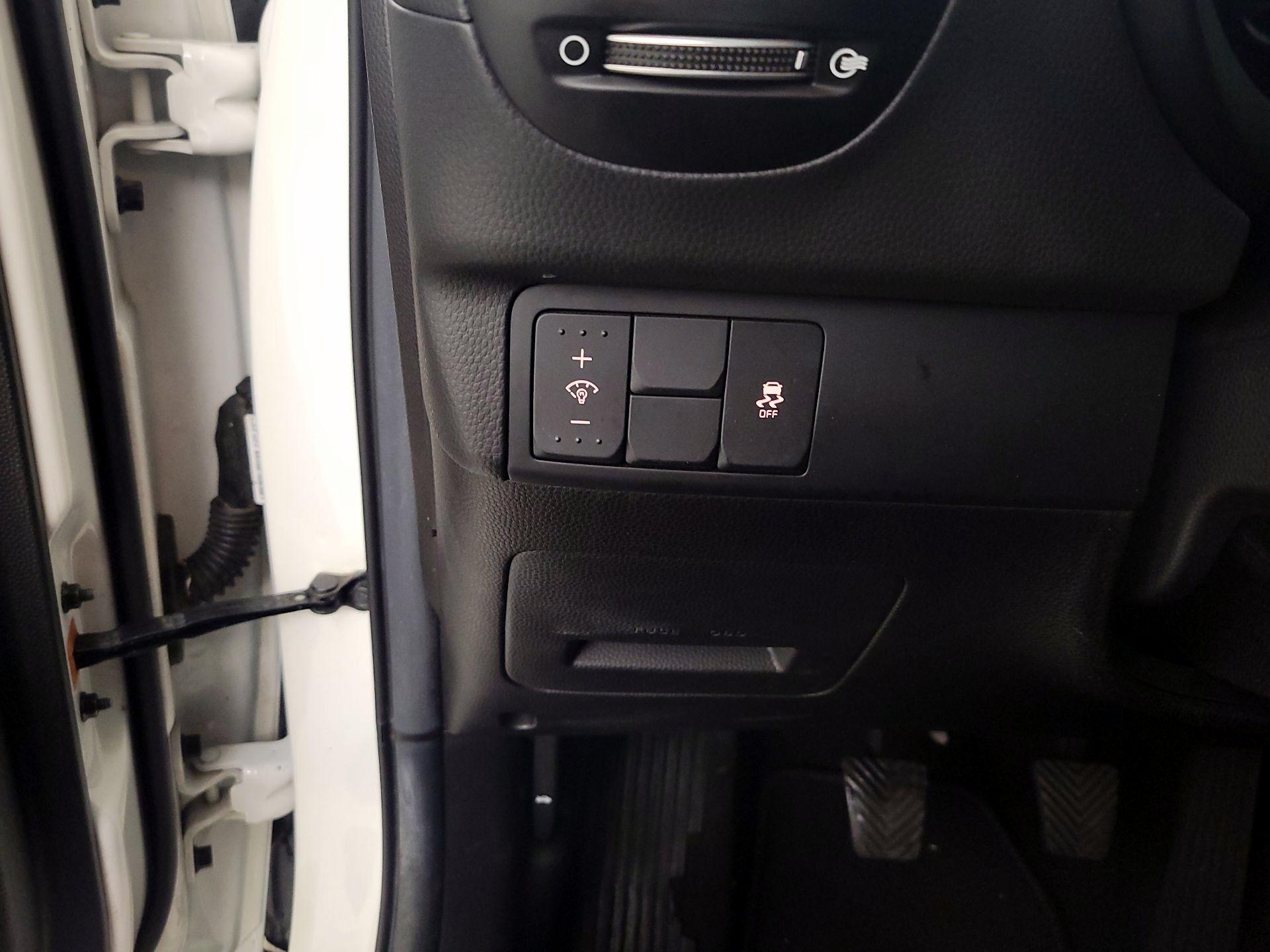 Thumbnail: 2015 Kia Soul - 13