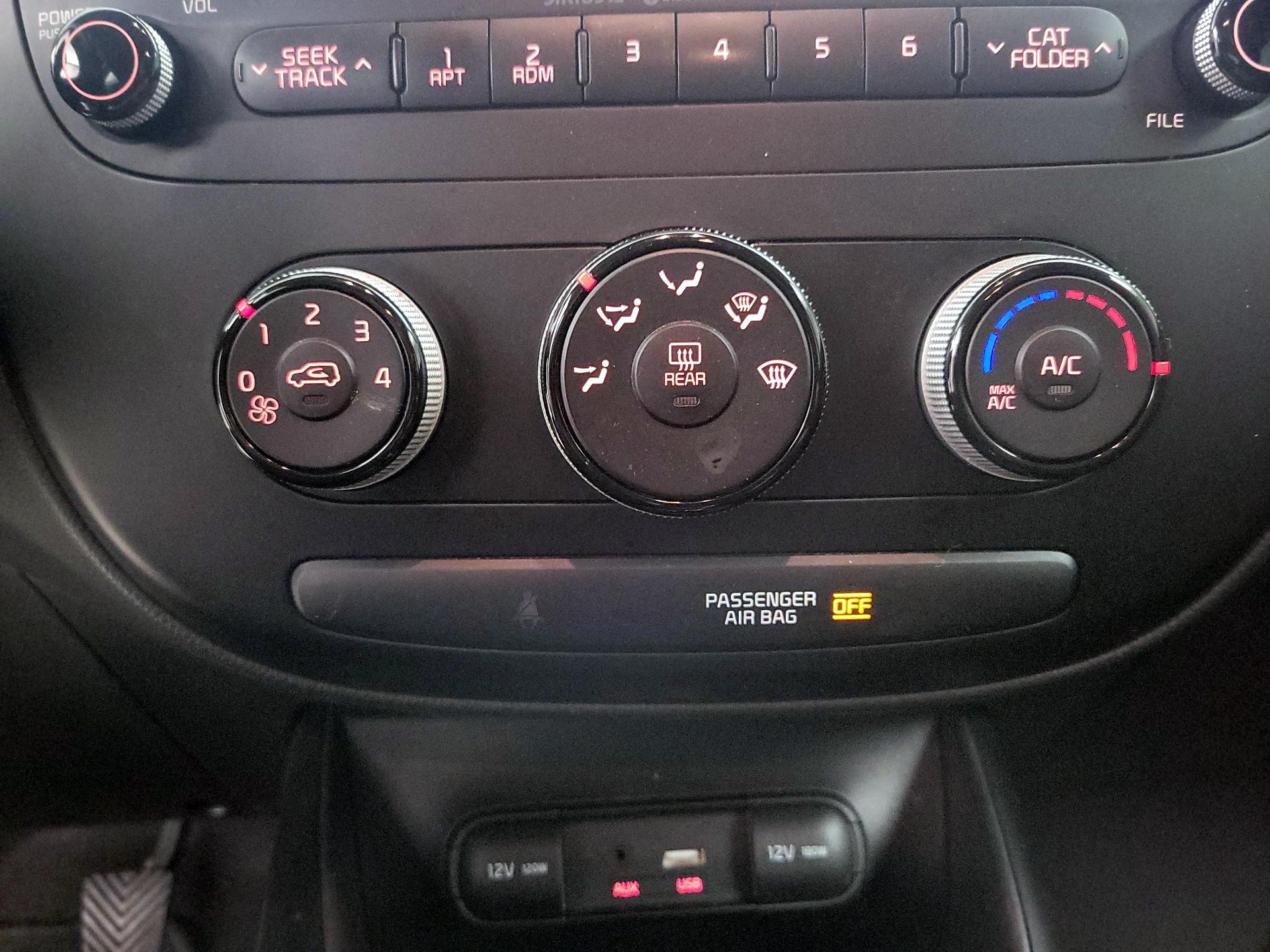 Thumbnail: 2015 Kia Soul - 15