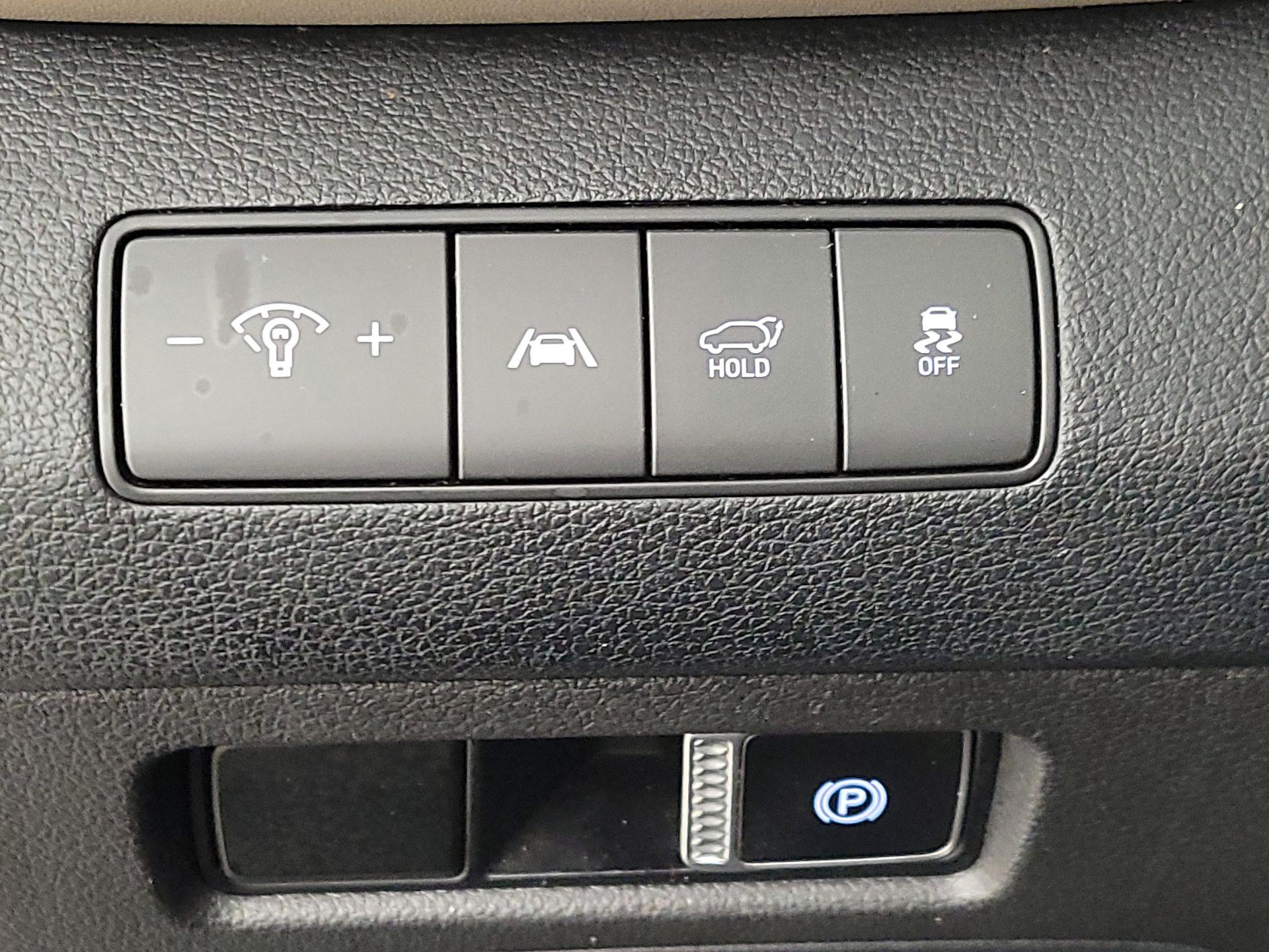 Thumbnail: 2023 Hyundai Santa Fe - 13