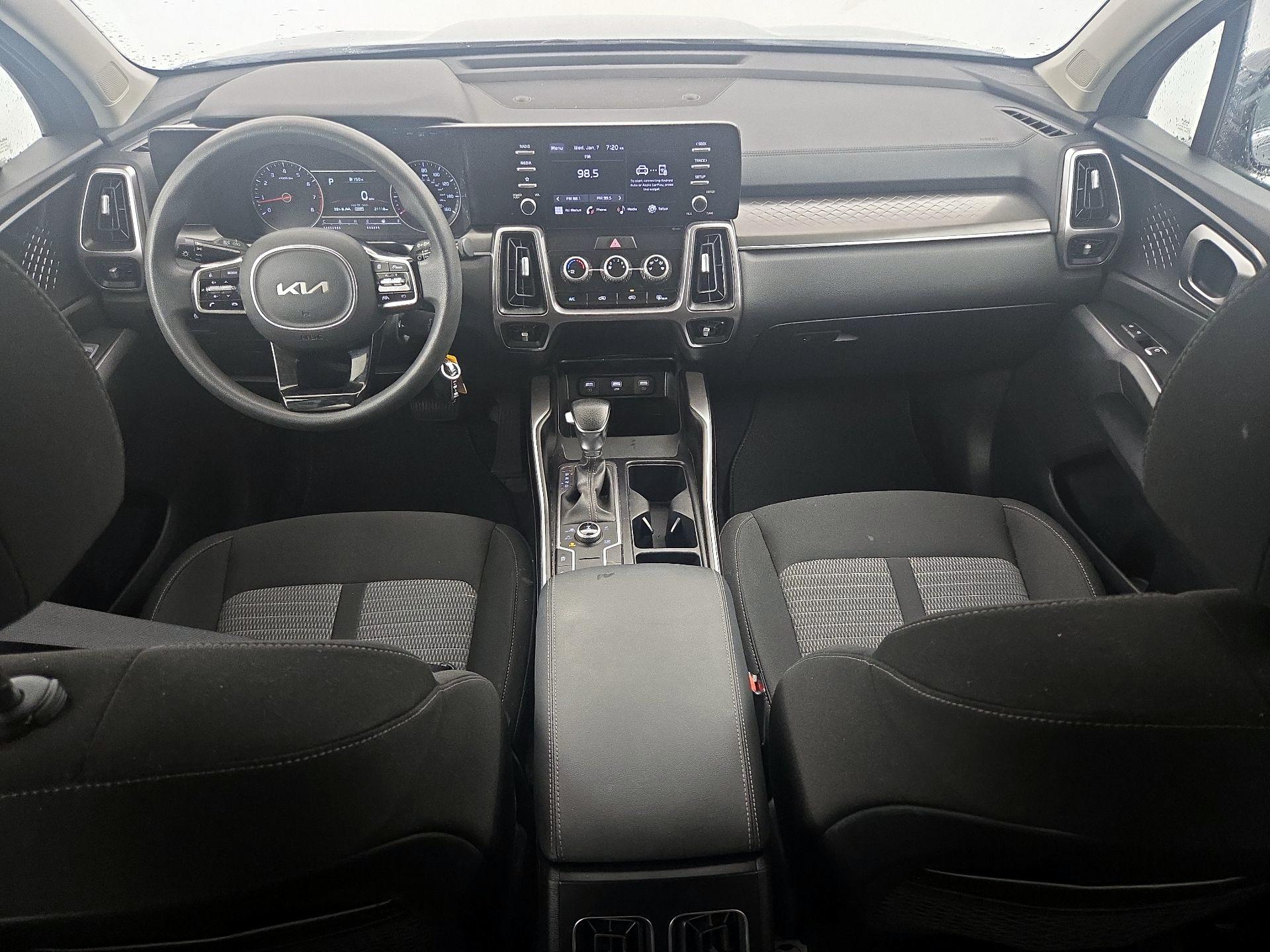 Thumbnail: 2023 Kia Sorento - 9